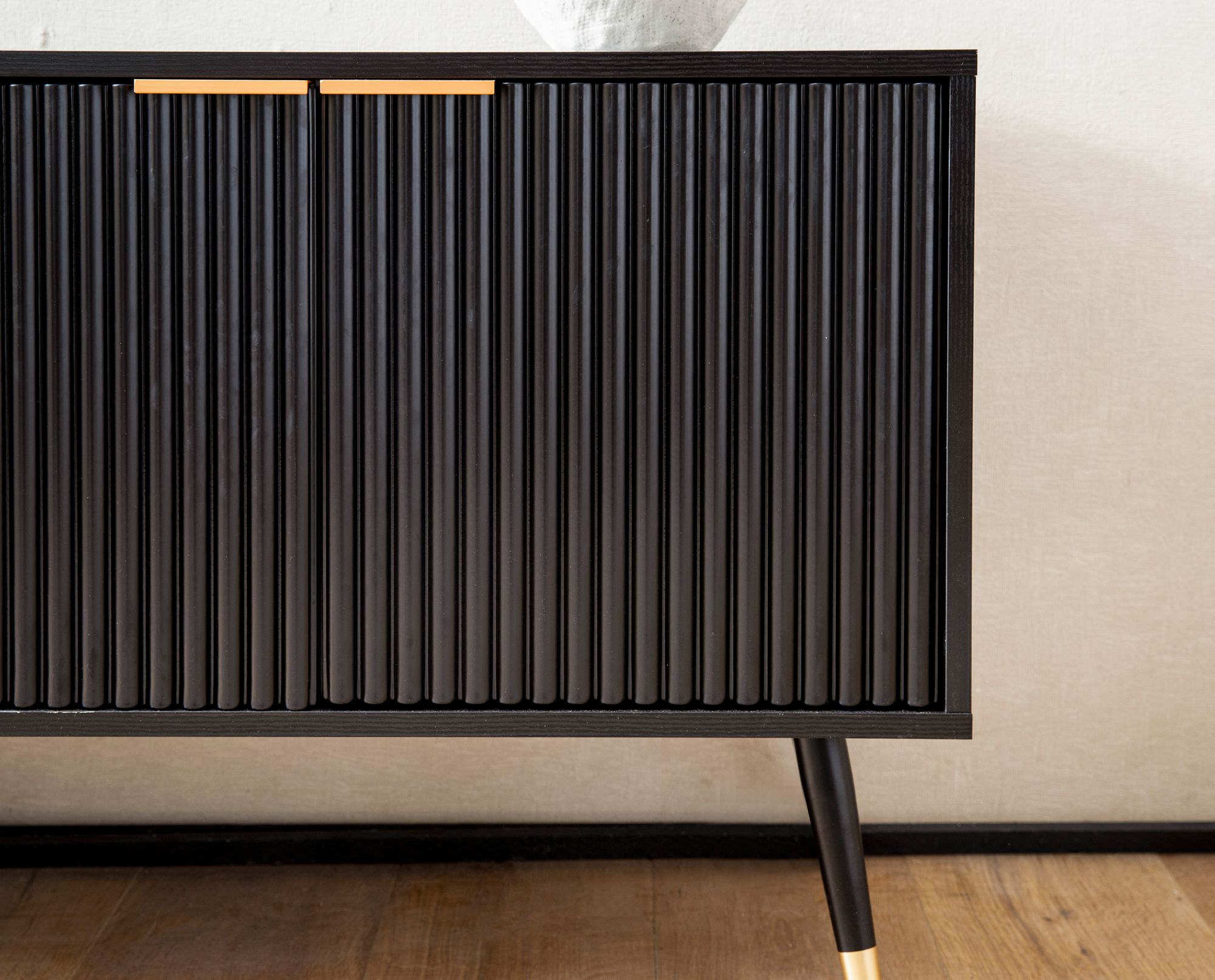 FineBuy Lowboard Schwarz mit Eiche-Dekor 150x60x39 cm TV-Kommode Modern, Design TV-Schrank Hoch, Fernsehtisch Fernsehschrank mit Türen, Fernsehkommode Wohnzimmer | Farbe: Schwarz