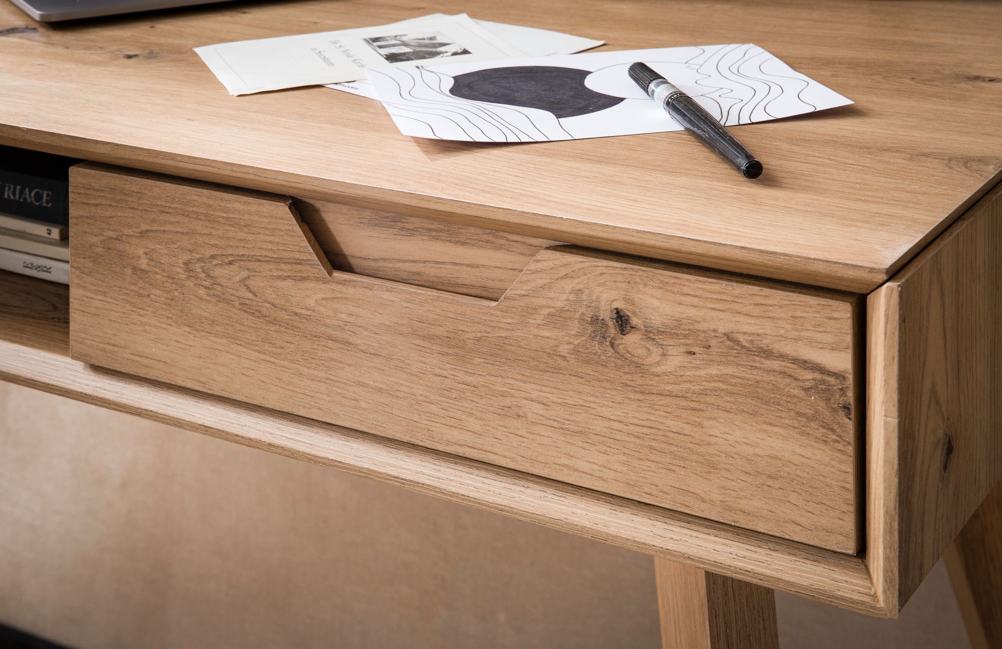 FineBuy Schreibtisch 120x55x77 cm Eiche Dekor mit Stauraum, Design Bürotisch Skandinavisch mit Schubladen, HomeOffice Laptoptisch Computertisch Arbeitszimmer mit Massivholzbeine | Farbe: Braun