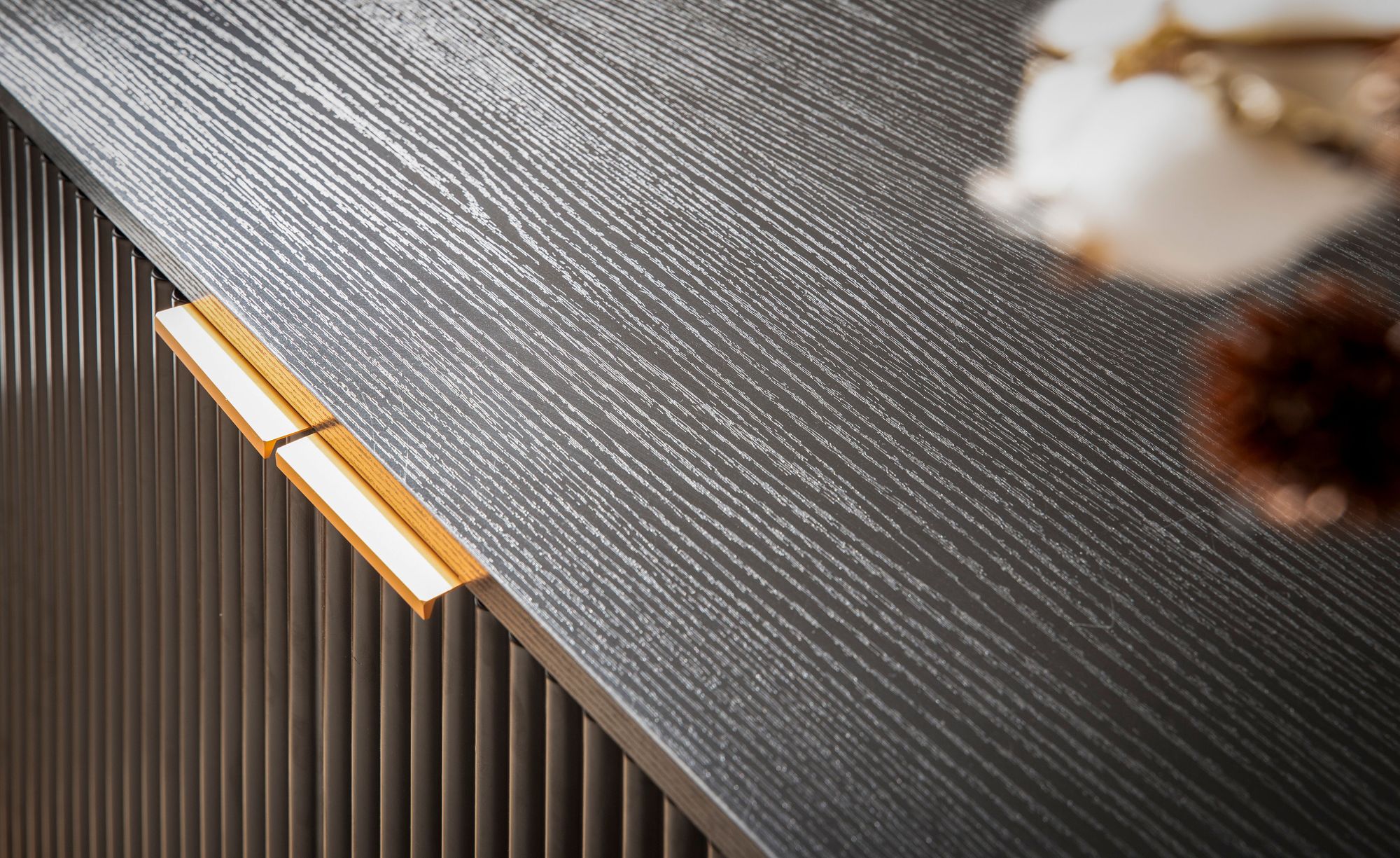 FineBuy Sideboard 120x80x40 cm Anrichte Schwarz mit Eiche-Dekor, Kommode mit Türen und Schubladen, Kommodenschrank Flurschrank Modern, Standschrank Wohnzimmer Metallbeine | Farbe: Schwarz