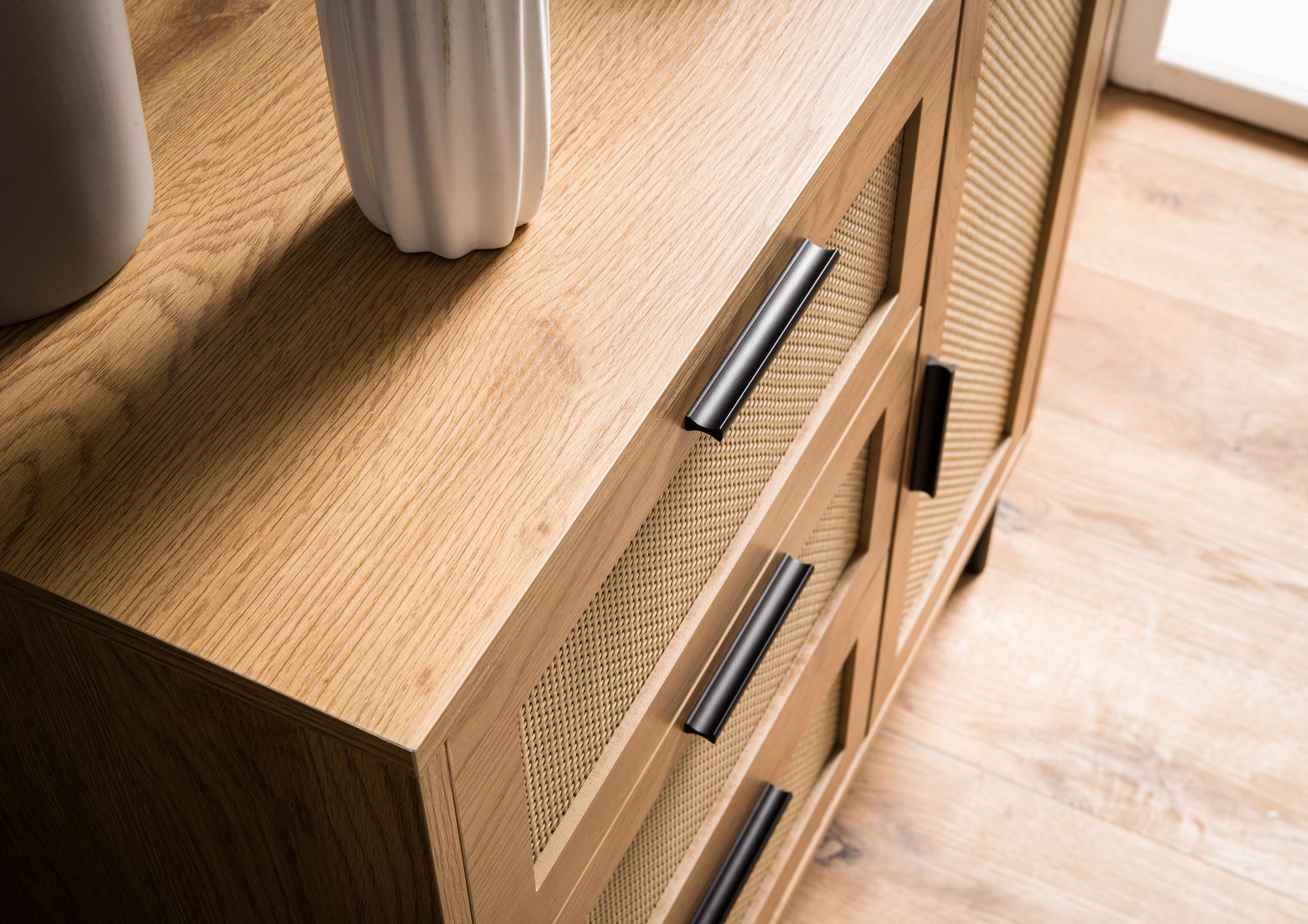 Kommode in Eiche Dekor 80 cm Sideboard mit 3 Schubladen & 1 Tür aus Wiener Rattan Geflecht Design Highboard - Schubladenkommode | Farbe: Braun