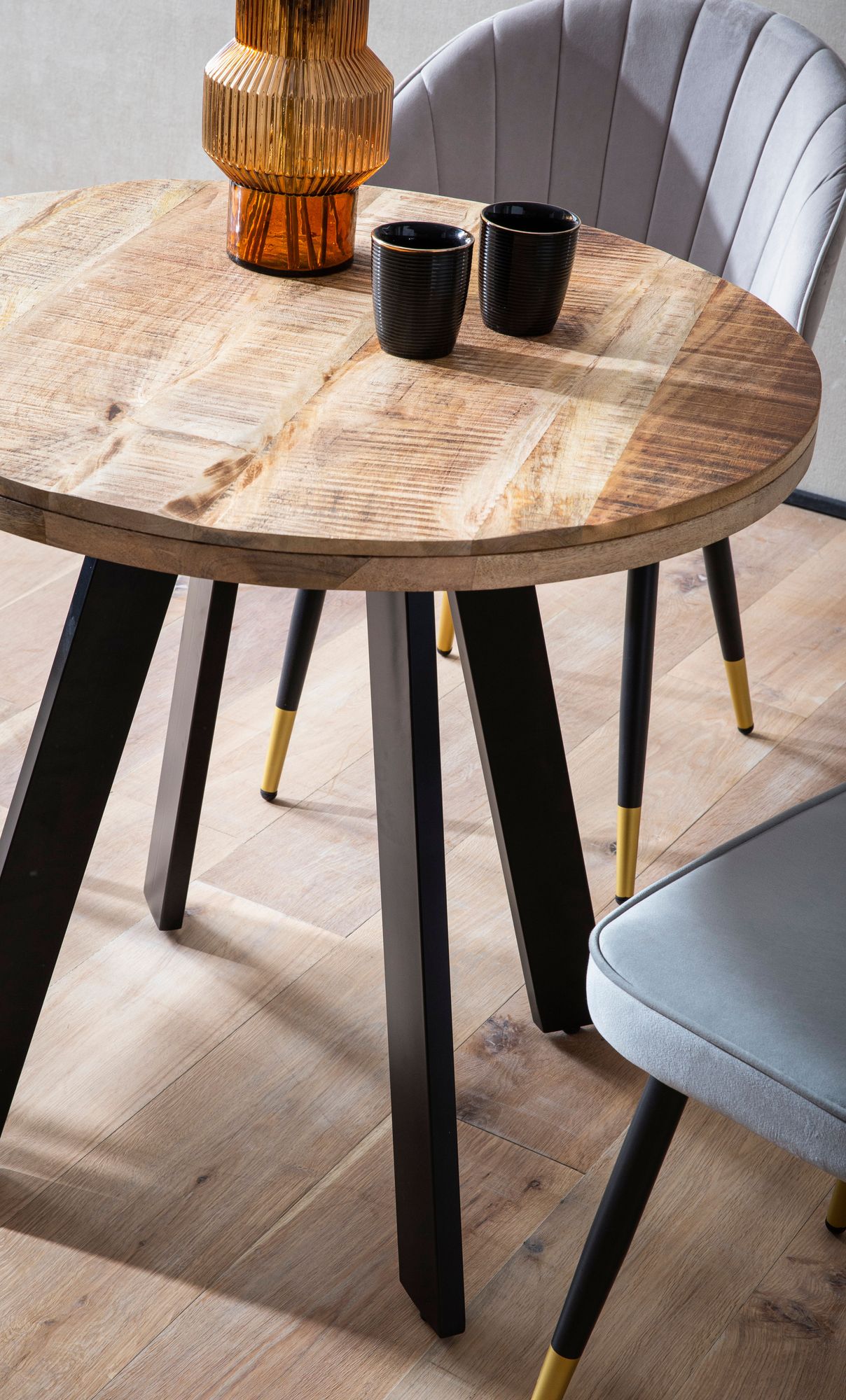 FineBuy Esszimmertisch 80x80x75 cm Mango Massivholz Esstisch Modern, Küchentisch Massiv mit Metallbeinen, Holztisch Esszimmer Rund, Kleiner Speisetisch Holz | Farbe: Braun FineBuy Esszimmertisch 80x80x75 cm Mango Massivholz Esstisch Modern, Küchentisch Massiv mit Metallbeinen, Holztisch Esszimmer Rund, Kleiner Speisetisch Holz | Farbe: Braun