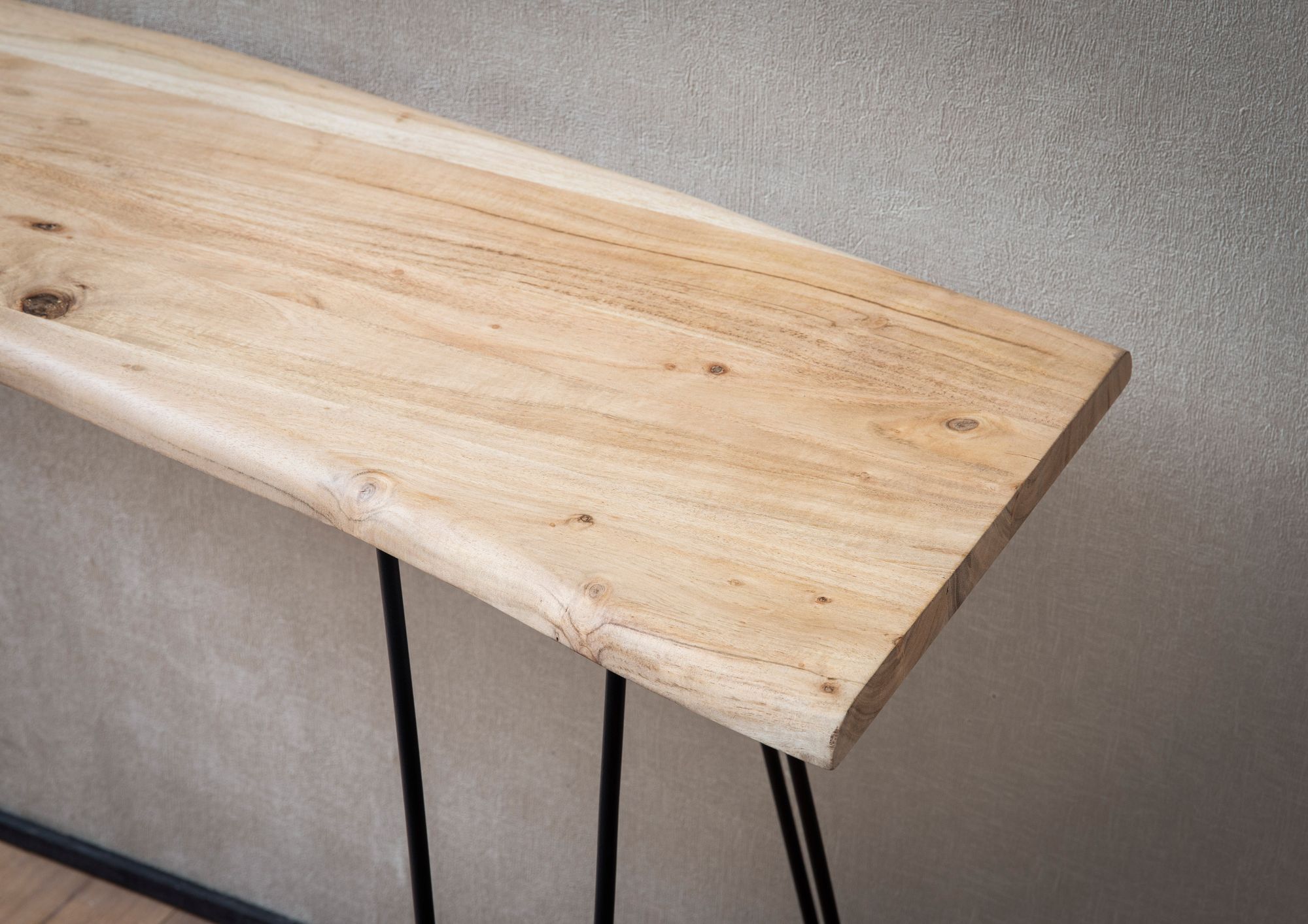 FineBuy Konsolentisch 150x36x75 cm Akazie Massivholz Baumkante Anrichte Flur, Ablagetisch mit Haarnadelbeine Schmal Modern, Flurtisch Metallgestell, Dielentisch Lang Hoch | Farbe: Braun FineBuy Konsolentisch 150x36x75 cm Akazie Massivholz Baumkante Anrichte Flur, Ablagetisch mit Haarnadelbeine Schmal Modern, Flurtisch Metallgestell, Dielentisch Lang Hoch | Farbe: Braun