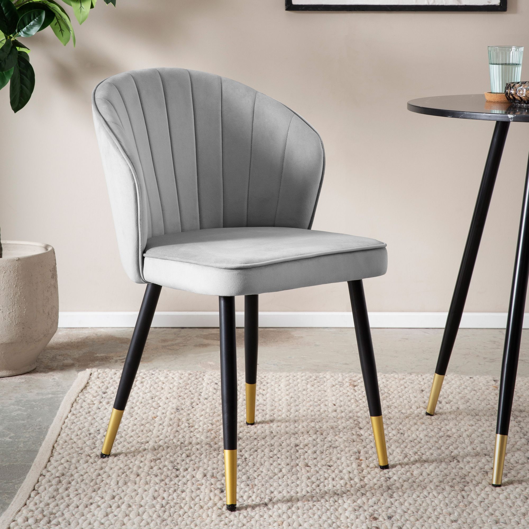 FineBuy Esszimmerstuhl 2er Set Samt Küchenstuhl mit Metallbeinen, Schalenstuhl Skandinavisches Design, Polsterstuhl mit Stoffbezug, Stuhl Gepolstert | Farbe: Beige