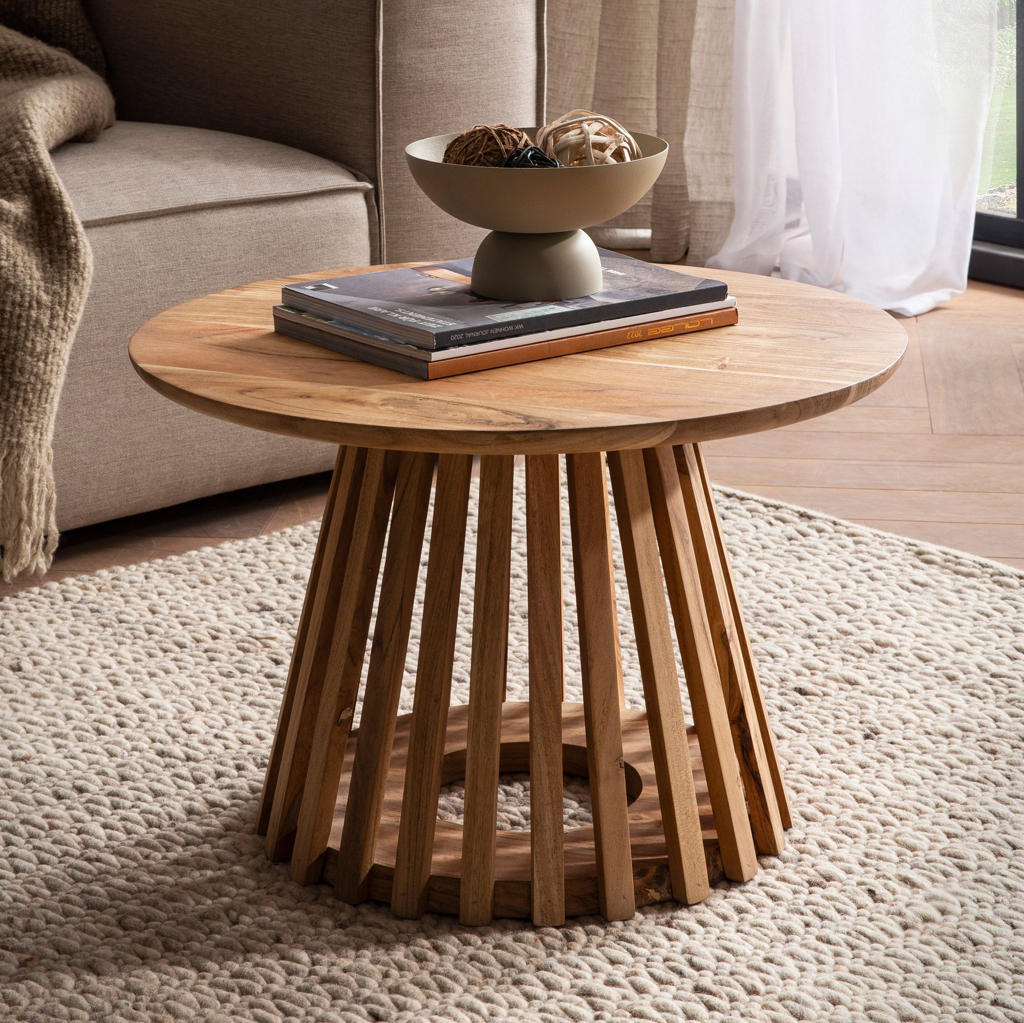 FineBuy Couchtisch Akazie Massivholz rund 60 cm · Wohnzimmertisch mit Lamellenfuß im modernen Design · Handgefertigt · Stabiler Holztisch mit einzigartiger Form | Farbe: Braun