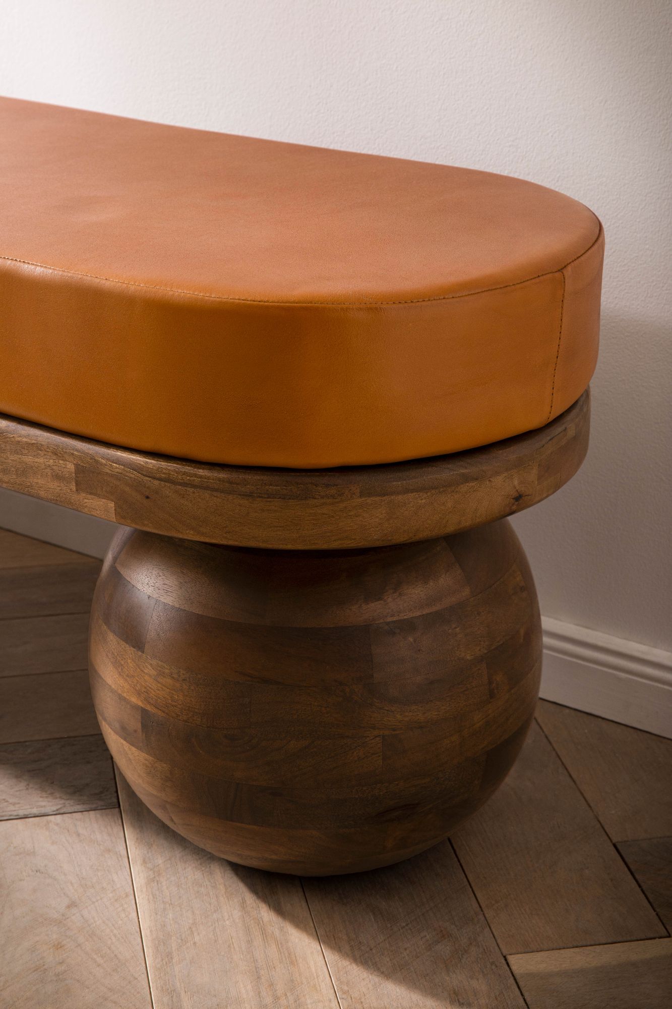 FineBuy gepolsterte Sitzbank 140 cm Massivholz Echtleder - Design Bank für Garderobe Schlafzimmer & Wohnzimmer - Ausgefallene Garderobenbank Handmade | Farbe: Braun