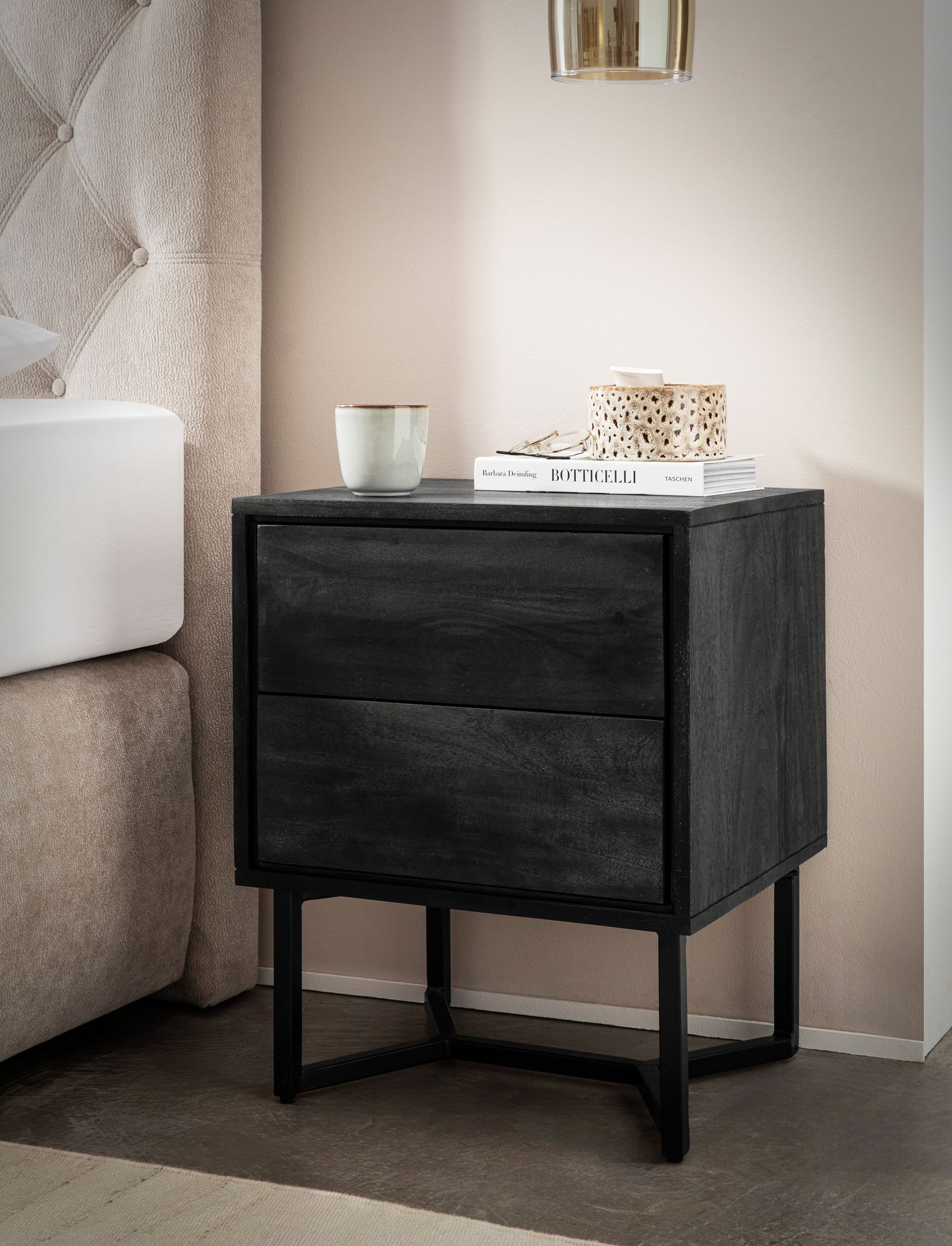 FineBuy Nachttisch Akazie Massivholz Schwarz mit 2 Schubladen & schwarzem Metallgestell – Nachtkommode mit Stauraum modern, Nachtkästchen für Boxspringbett – 45x40x57 cm | Farbe: Schwarz