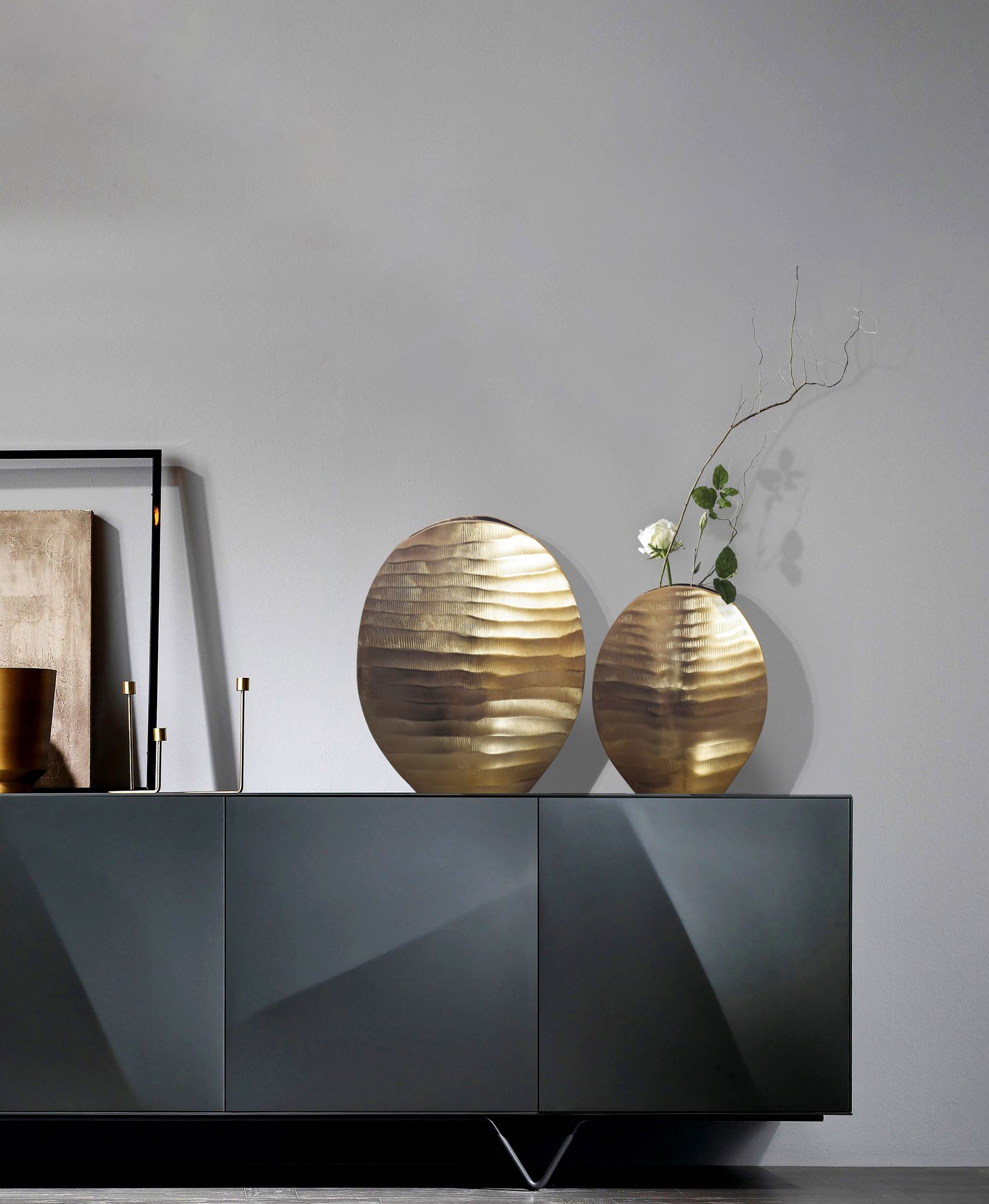 FineBuy Deko Vase 2er Set Aluminium Blumenvase Wellenmuster Modern, Dekovase Rund 2-teilig für Blumen, Alu Tischvase Wohndeko Metall Tischdeko Handgefertigt | Farbe: Silber