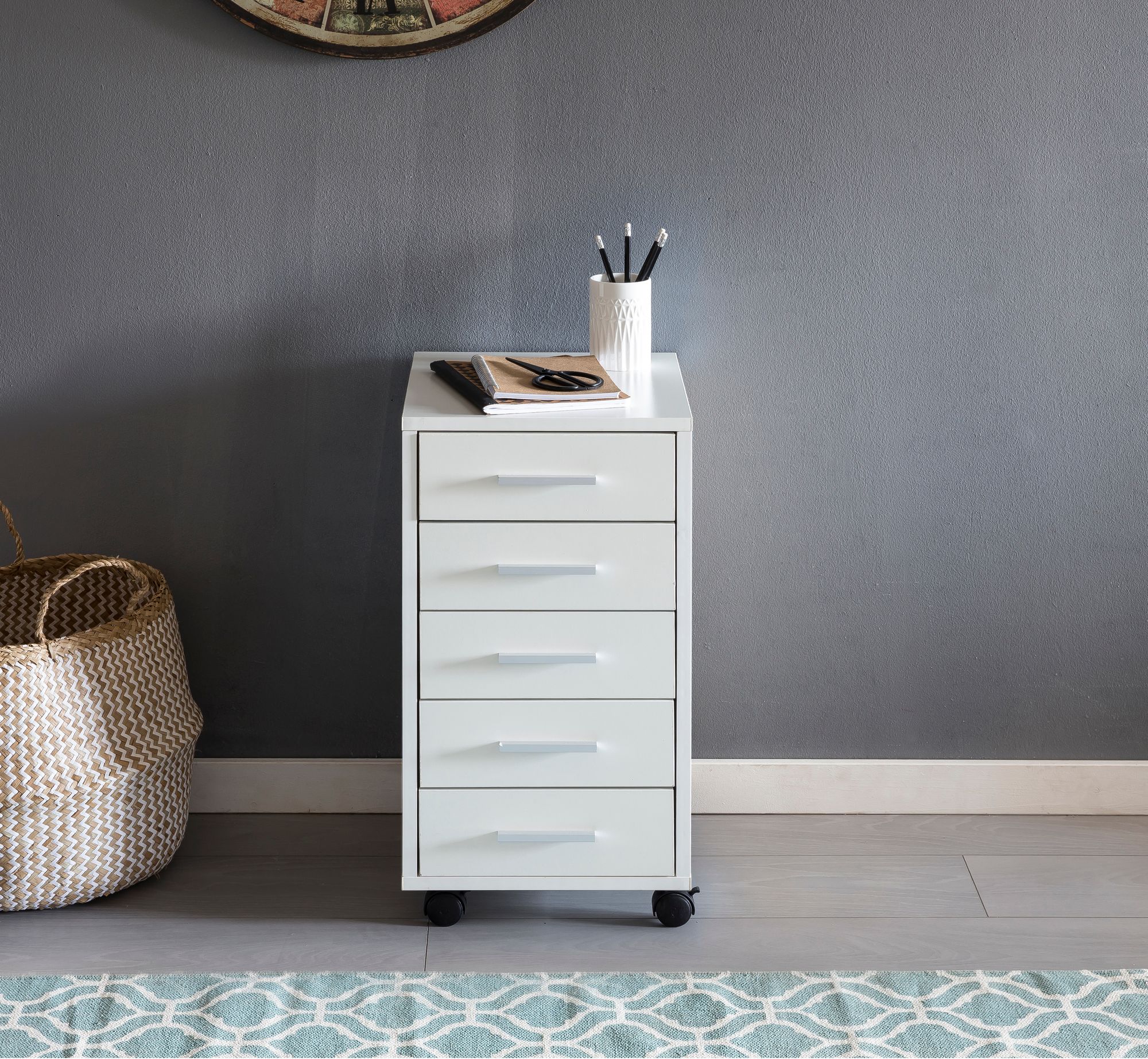 FineBuy Rollcontainer Weiß 33 x 63 x 38 cm Holz Schubladenschrank Schreibtisch, Büro Schrank mit 5 Schubladen, Container Rollschrank klein Standcontainer schmal, Schreibtischcontainer mit Rollen | Farbe: Weiß FineBuy Rollcontainer Weiß 33 x 63 x 38 cm Holz Schubladenschrank Schreibtisch, Büro Schrank mit 5 Schubladen, Container Rollschrank klein Standcontainer schmal, Schreibtischcontainer mit Rollen | Farbe: Weiß