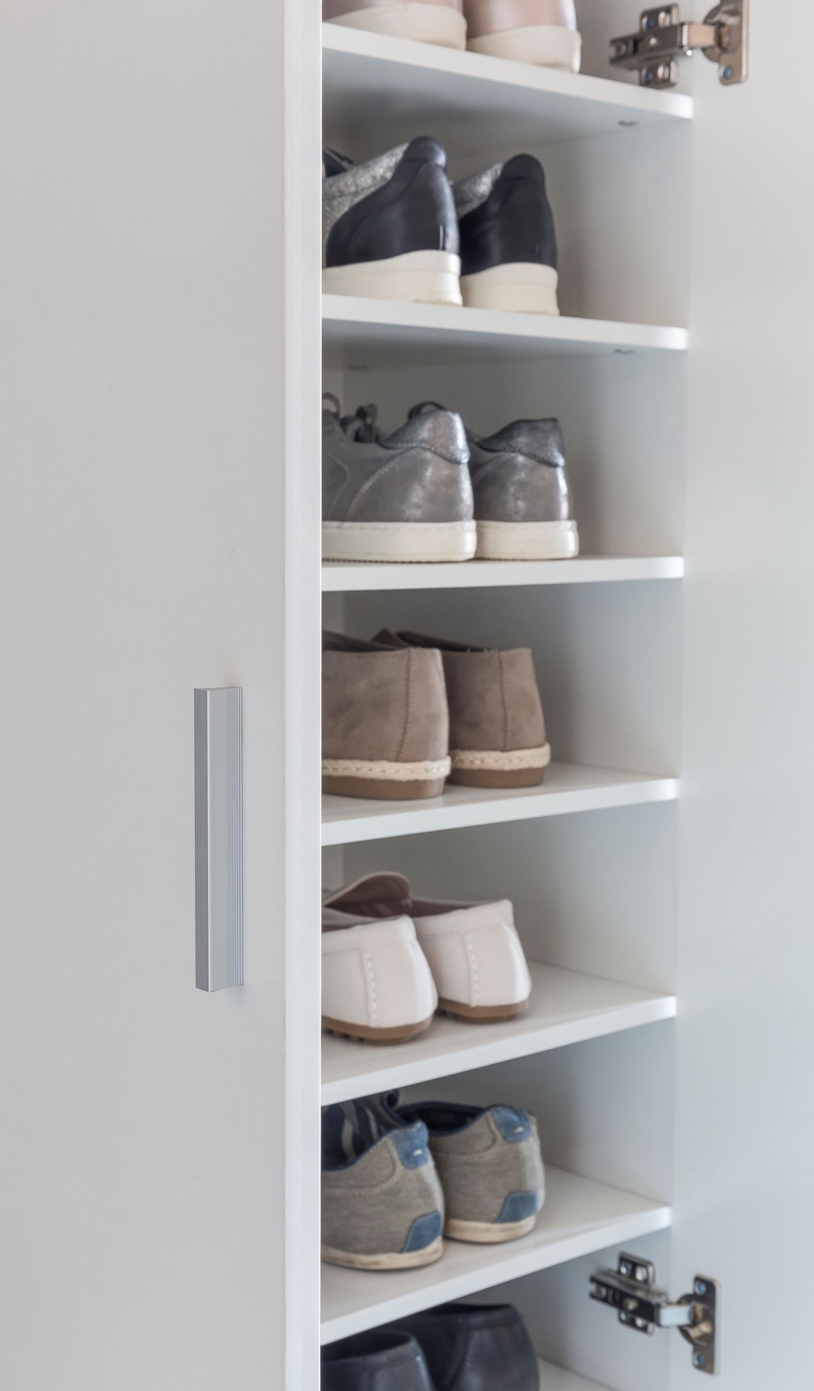 FineBuy Schuhschrank mit 2 Türen Weiß 55x108x35 cm Schuhregal Holz geschlossen, Design Dielenschrank Garderobenschrank schmal, Flurschrank hoch, Schuhaufbewahrung Garderobe Dielenmöbel | Farbe: Weiß