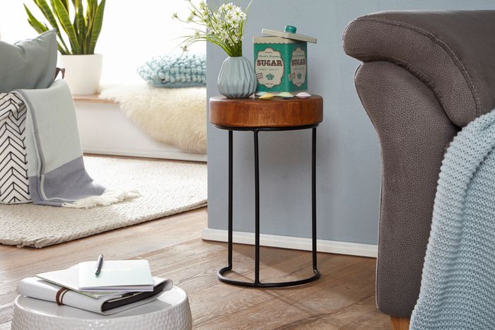 FineBuy Beistelltisch Massiv-Holz Sheesham Wohnzimmer-Tisch Metallbeine Landhaus-Stil Baumstamm-Form Echt-Holz Natur