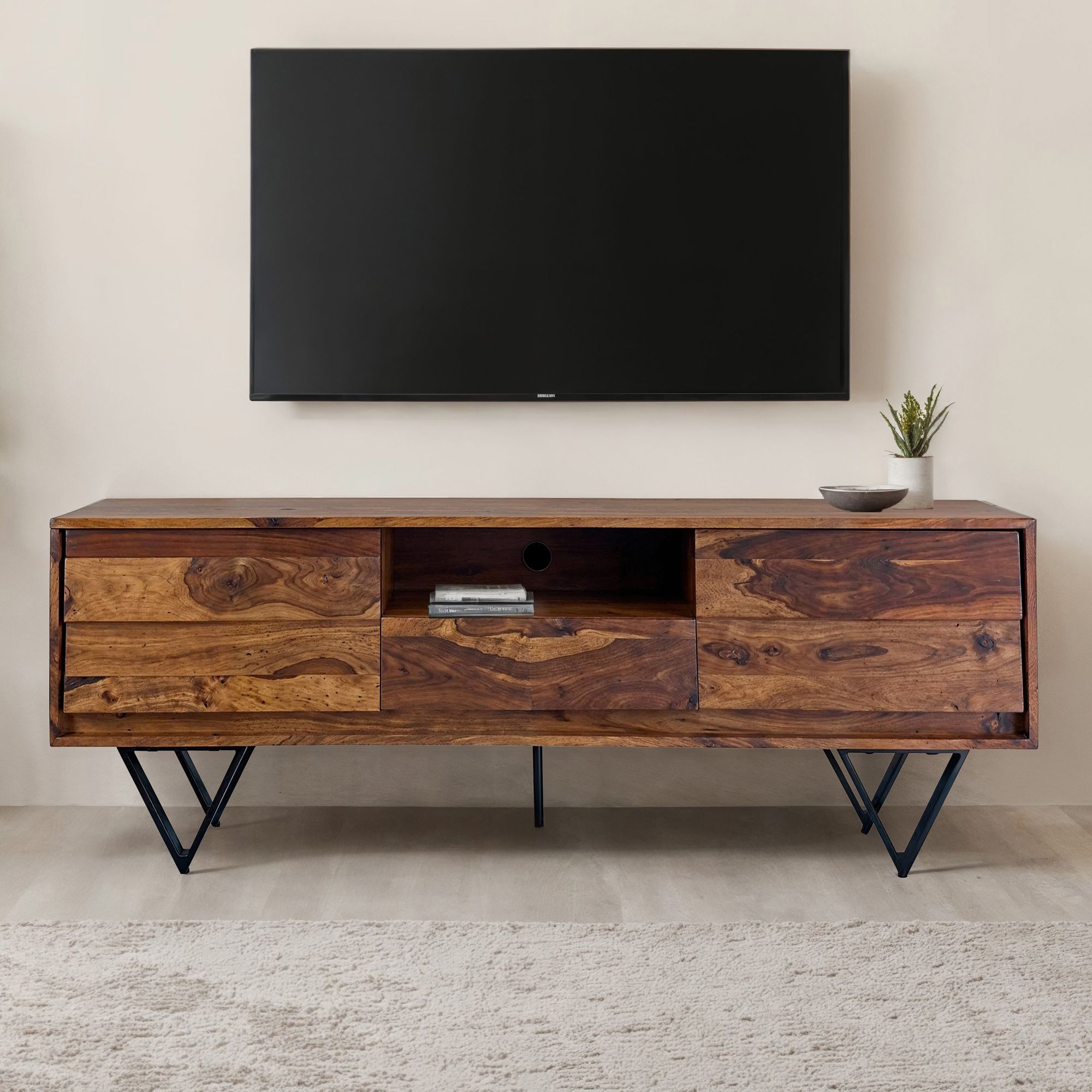 FineBuy TV Lowboard Sheesham Massivholz 160 cm, Fernsehtisch mit Türen, Schublade, offenem Fach & Kabeldurchlass, TV Board mit 3D Fronten & schwarzen Metallfüßen im Industrial Design | Farbe: Braun