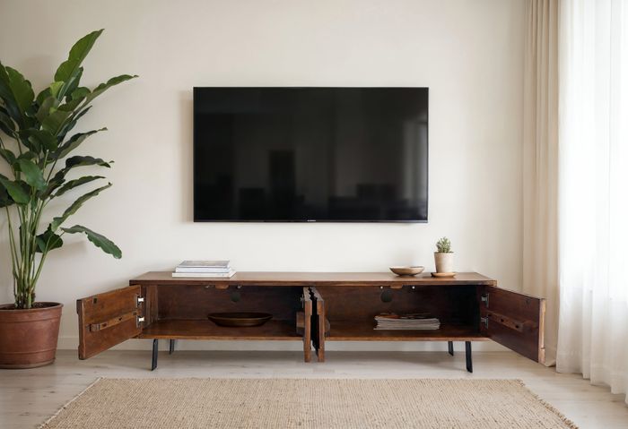 FineBuy Lowboard Sheesham Massivholz 160 cm, TV-Board mit 3D Fronten, 4 Türen, Kabeldurchlass & Metallbeinen Schwarz, Designer TV-Schrank für Wohnzimmer