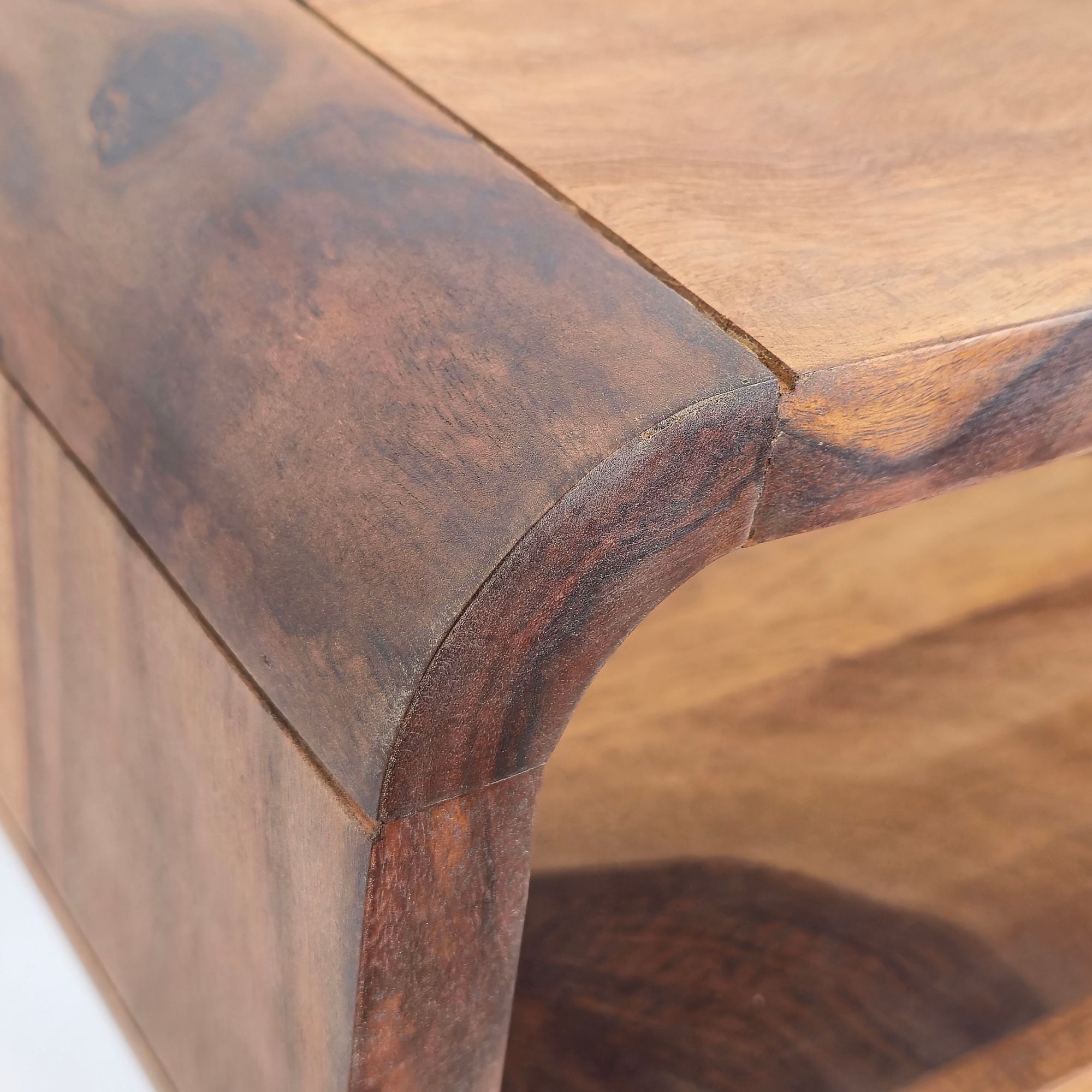 FineBuy Retro Couchtisch Sheesham Massivholz 100cm · Wohnzimmertisch rechteckig mit Ablagefach · Handgefertigter Sofatisch aus Holz mit Metallbeinen im Industrial Design | Farbe: Braun FineBuy Retro Couchtisch Sheesham Massivholz 100cm · Wohnzimmertisch rechteckig mit Ablagefach · Handgefertigter Sofatisch aus Holz mit Metallbeinen im Industrial Design | Farbe: Braun