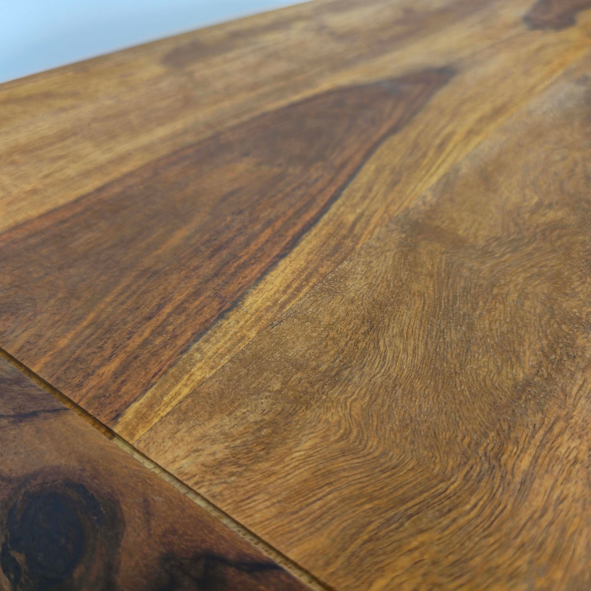 FineBuy Retro Couchtisch Sheesham Massivholz 100cm · Wohnzimmertisch rechteckig mit Ablagefach · Handgefertigter Sofatisch aus Holz mit Metallbeinen im Industrial Design | Farbe: Braun FineBuy Retro Couchtisch Sheesham Massivholz 100cm · Wohnzimmertisch rechteckig mit Ablagefach · Handgefertigter Sofatisch aus Holz mit Metallbeinen im Industrial Design | Farbe: Braun