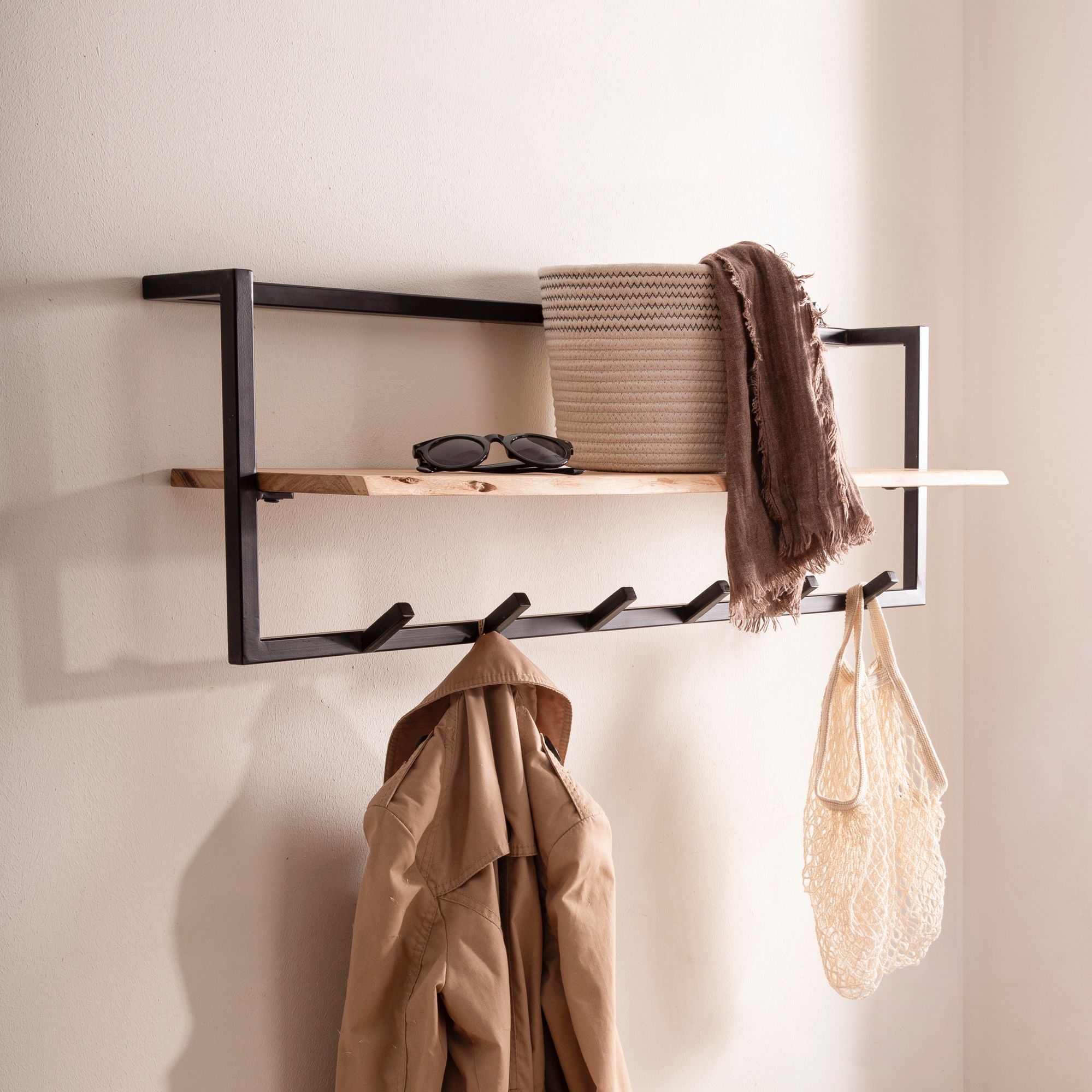 FineBuy Garderobe aus Massivholz Akazie mit Baumkante 100 cm - Industrial Wandgarderobe mit Ablage & 6 Haken - Garderobenleiste mit Metallrahmen Schwarz Handgefertigt | Farbe: Braun
