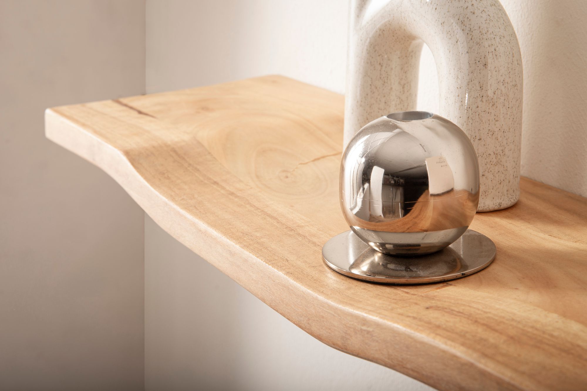 FineBuy Wandregal Akazie Massivholz - Schwebendes Design Regal für die Wand Holz massiv - Hängeregal in Wellenform - Wandboard aus Echtholz | Farbe: Braun