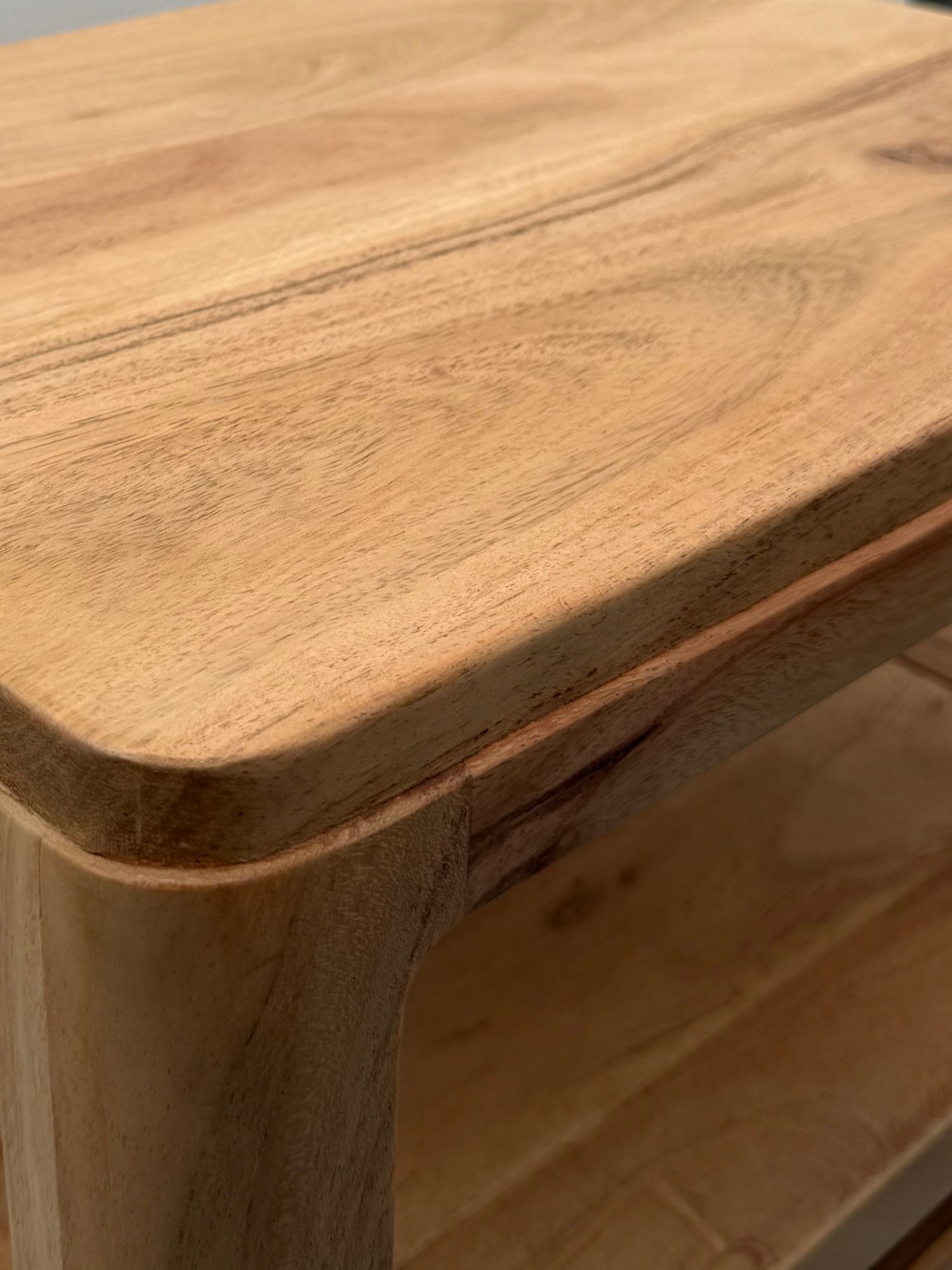 FineBuy Nachttisch Akazie Massivholz 40x60x30 cm - Nachtkonsole mit zwei Schubladen und offenen Ablageflächen - Massivholz Nachtkästchen Boxspringbett - Nachtschrank Nachtkommode Schlafzimmer | Farbe: Braun