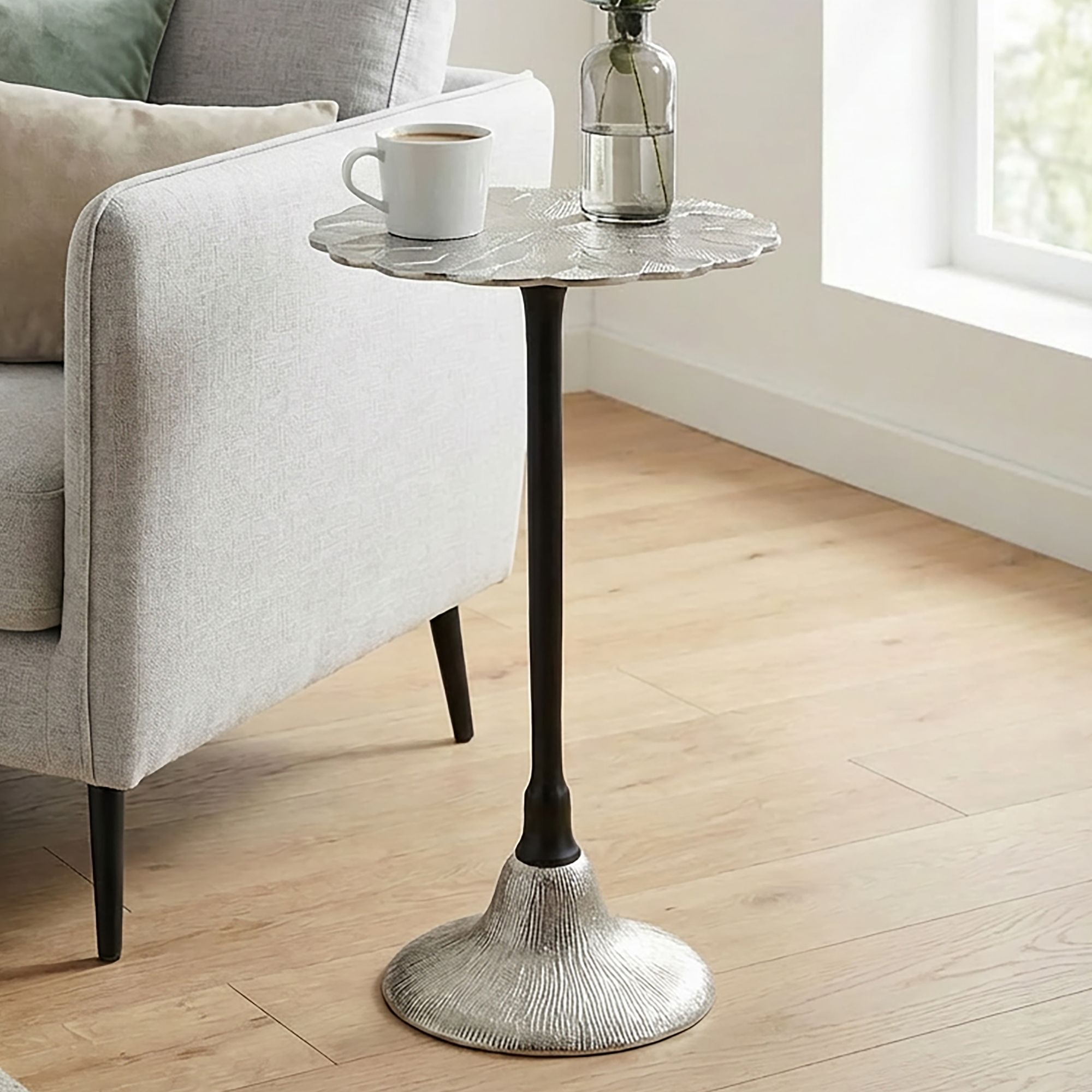 FineBuy Beistelltisch Aluminium 29cm - Kleiner runder Anstelltisch aus Metall silber - Design Wohnzimmertisch - Dekotisch - Couchtisch - Metalltisch Handmade pflegeleicht | Farbe: Silber