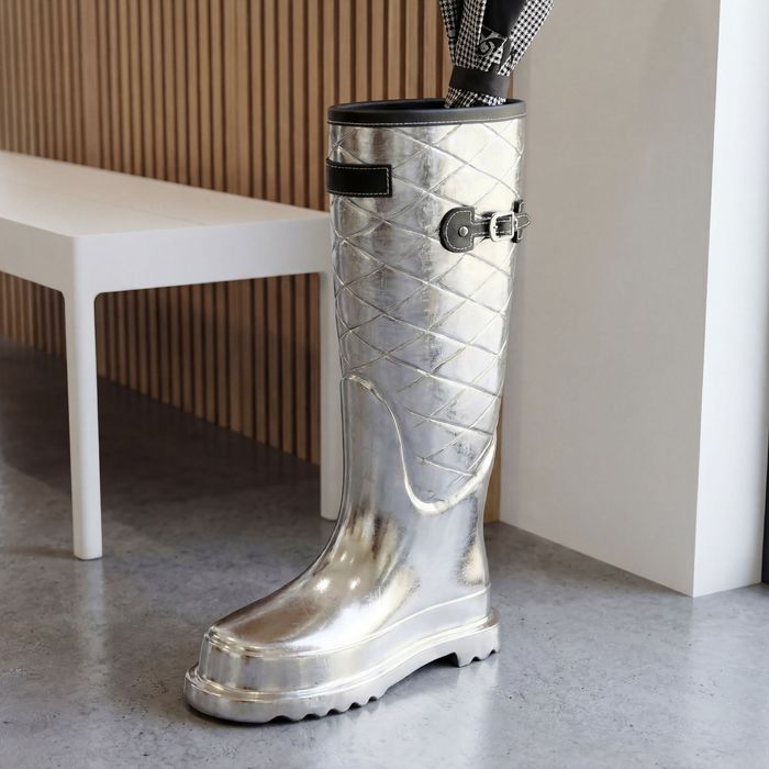 FineBuy Schirmständer Aluminium Silber 44cm Stiefel Form - Design Regenschirmständer - Ausgefallener Alu Schirmhalter - Moderne Flur Schirmaufbewahrung Handmade