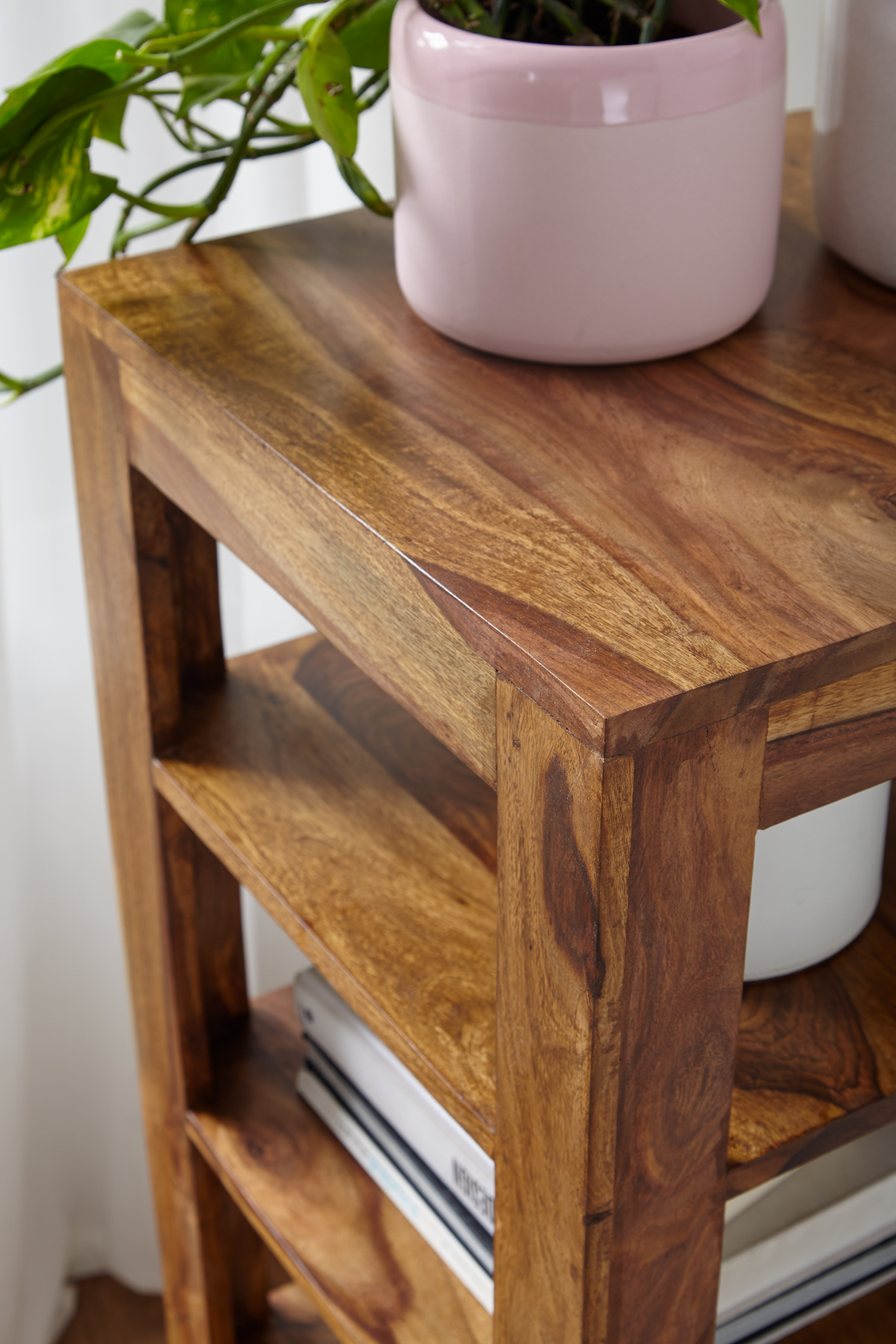 FineBuy Standregal Massiv-Holz Sheesham 105 cm Wohnzimmer-Regal mit 4 Ablagefächer Design Landhaus-Stil Beistelltisch | Farbe: Braun