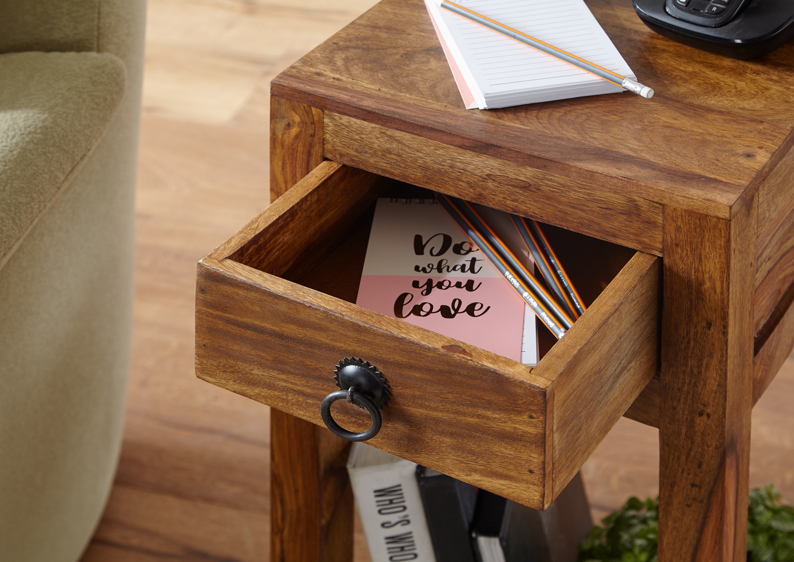 FineBuy Beistelltisch Massivholz Sheesham 30x30x68 cm Wohnzimmertisch mit Schublade, Design Couchtisch Naturprodukt Wohnzimmermöbel modern Echtholz | Farbe: Braun FineBuy Beistelltisch Massivholz Sheesham 30x30x68 cm Wohnzimmertisch mit Schublade, Design Couchtisch Naturprodukt Wohnzimmermöbel modern Echtholz | Farbe: Braun