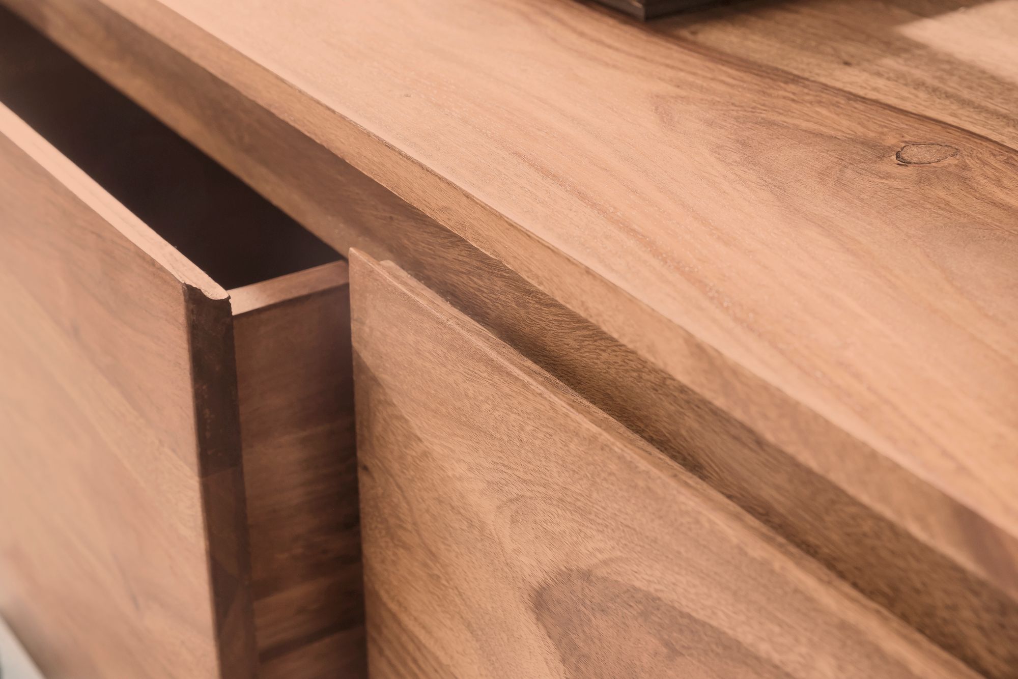 FineBuy Lowboard Massivholz Kommode 140 cm TV-Board Ablage-Fächer Landhaus-Stil Unterschrank 40 cm TV-Möbel | Farbe: Braun