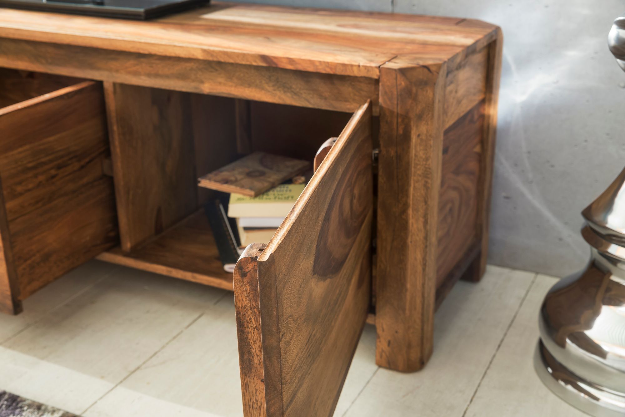 FineBuy Lowboard Massivholz Kommode 140 cm TV-Board Ablage-Fächer Landhaus-Stil Unterschrank 40 cm TV-Möbel | Farbe: Braun