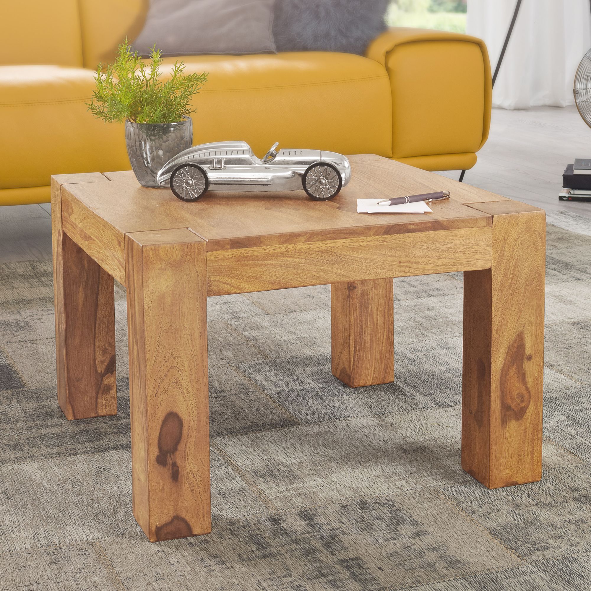FineBuy Couchtisch 60 x 60 x 40 cm Holz Massiv, Massiver Wohnzimmertisch Quadratisch Braun, Beistelltisch Massivholz, Design Holztisch Wohnzimmer | Farbe: Braun FineBuy Couchtisch 60 x 60 x 40 cm Holz Massiv, Massiver Wohnzimmertisch Quadratisch Braun, Beistelltisch Massivholz, Design Holztisch Wohnzimmer | Farbe: Braun
