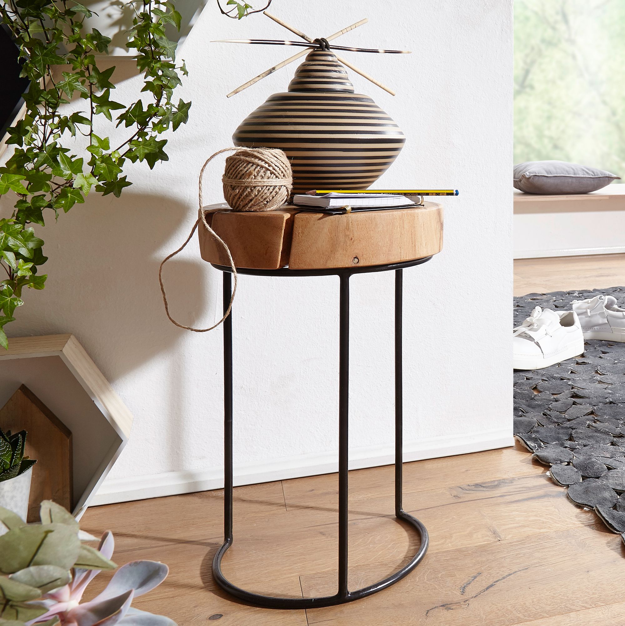 FineBuy Beistelltisch Massiv-Holz Wohnzimmer-Tisch Metallbeine Landhaus-Stil Baumstamm-Form Echt-Holz Farbe wählbar | Farbe: Braun FineBuy Beistelltisch Massiv-Holz Wohnzimmer-Tisch Metallbeine Landhaus-Stil Baumstamm-Form Echt-Holz Farbe wählbar | Farbe: Braun