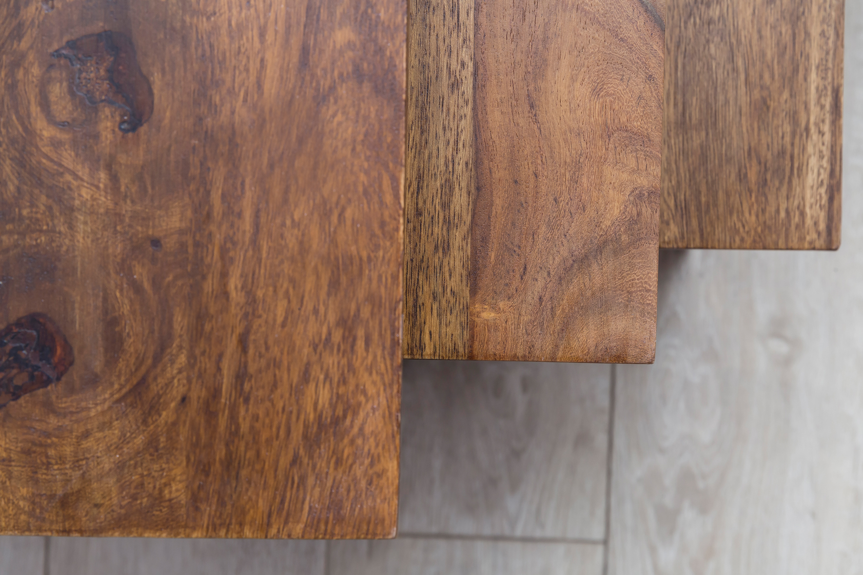 FineBuy 3er Set Design Beistelltisch Sheesham Satztisch Metallbeine, Tischset 3 teilig Materialmix, Couchtisch aus Massivholz | Farbe: Braun FineBuy 3er Set Design Beistelltisch Sheesham Satztisch Metallbeine, Tischset 3 teilig Materialmix, Couchtisch aus Massivholz | Farbe: Braun