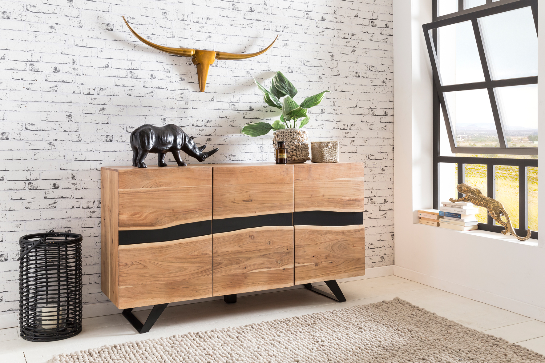 Massivholz Sideboard 150cm Akazie Natur Kommode mit 3 Türen Baumkante Metall schwarz – Ansicht 2