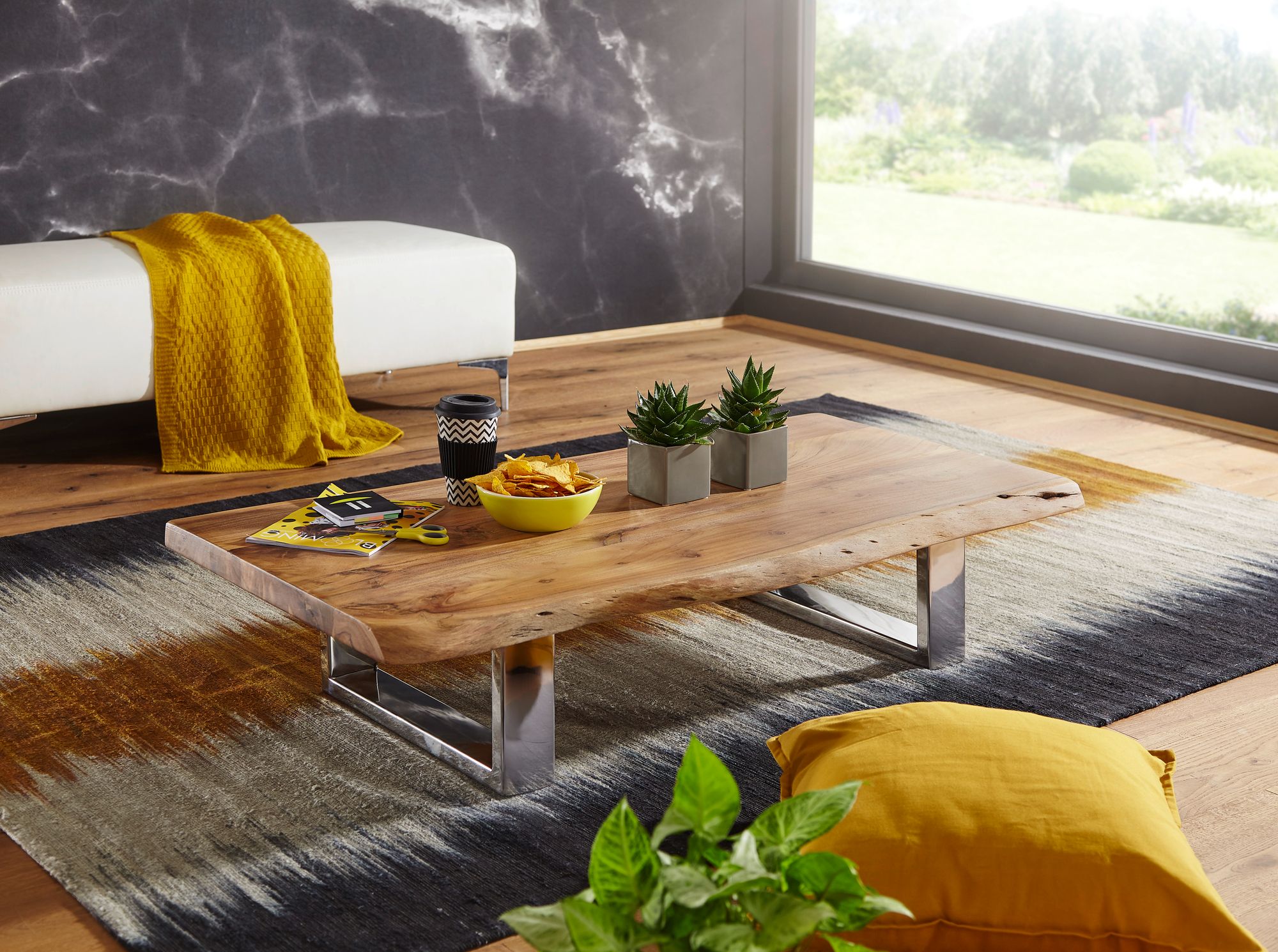 FineBuy Couchtisch 115 x 25 x 58 cm Akazie Massiv Holz Metallgestell groß, Baumstamm Wohnzimmertisch Massivholz Braun, Baumkante Sofatisch Landhaus Holztisch, Tisch Wohnzimmer Stubentisch | Farbe: Braun