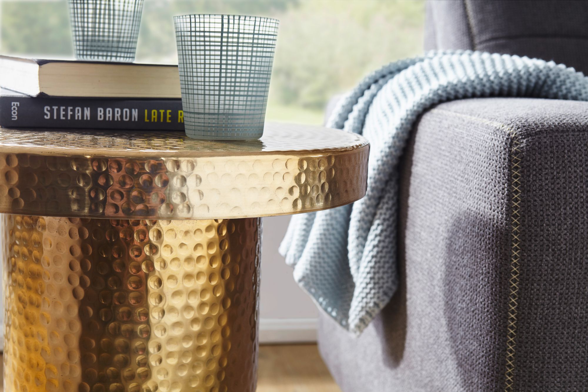 FineBuy Beistelltisch rund 43 cm Metall - Orientalischer Design Wohnzimmertisch Aluminium - Hammerschlag Alu kleiner Couchtisch - Dekotisch | Farbe: Gold FineBuy Beistelltisch rund 43 cm Metall - Orientalischer Design Wohnzimmertisch Aluminium - Hammerschlag Alu kleiner Couchtisch - Dekotisch | Farbe: Gold