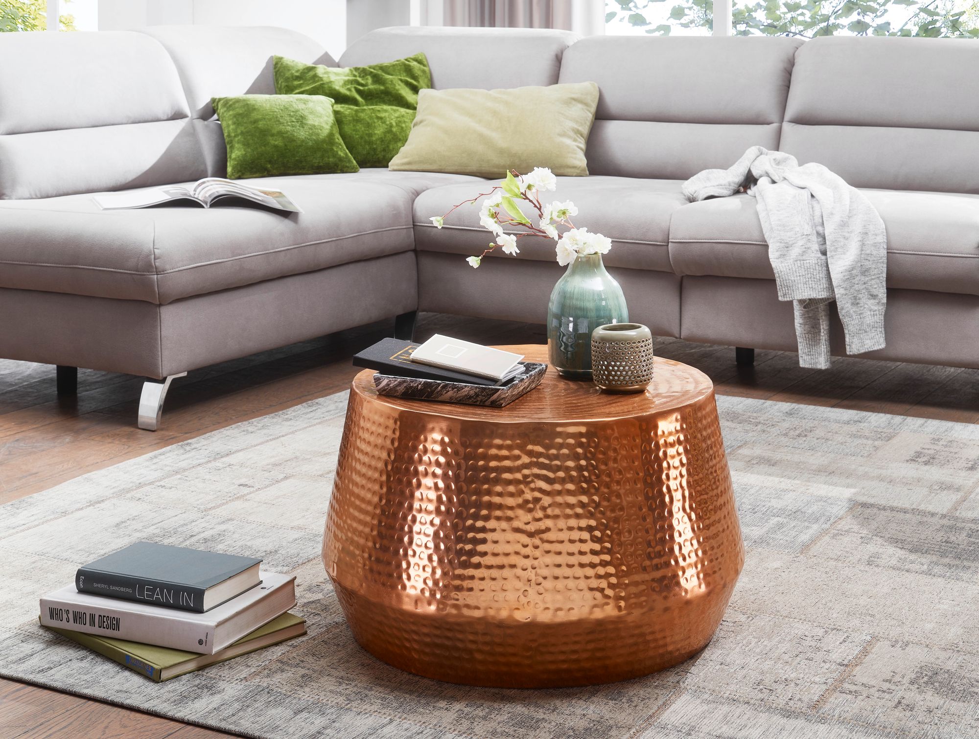 FineBuy Design Couchtisch rund 60 cm aus Metall - Handgefertigter Aluminium Wohnzimmertisch Hammerschlag - Orientalischer Alu Beistelltisch | Farbe: Gold