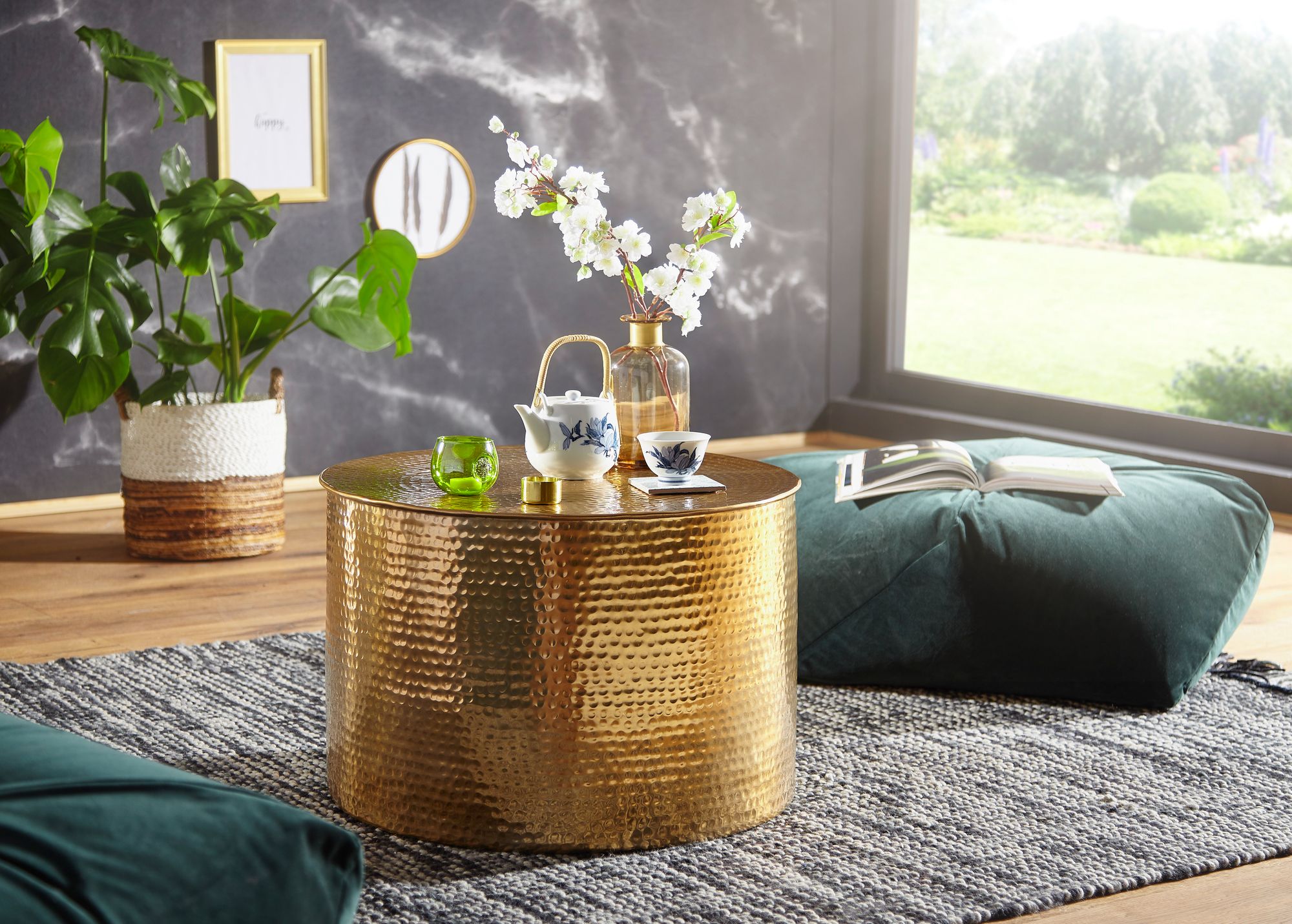 FineBuy Design Couchtisch rund 60 cm aus Metall - Handgefertigter Aluminium Wohnzimmertisch mit Hammerschlag - Orientalischer runder Alu Sofatisch | Farbe: Gold