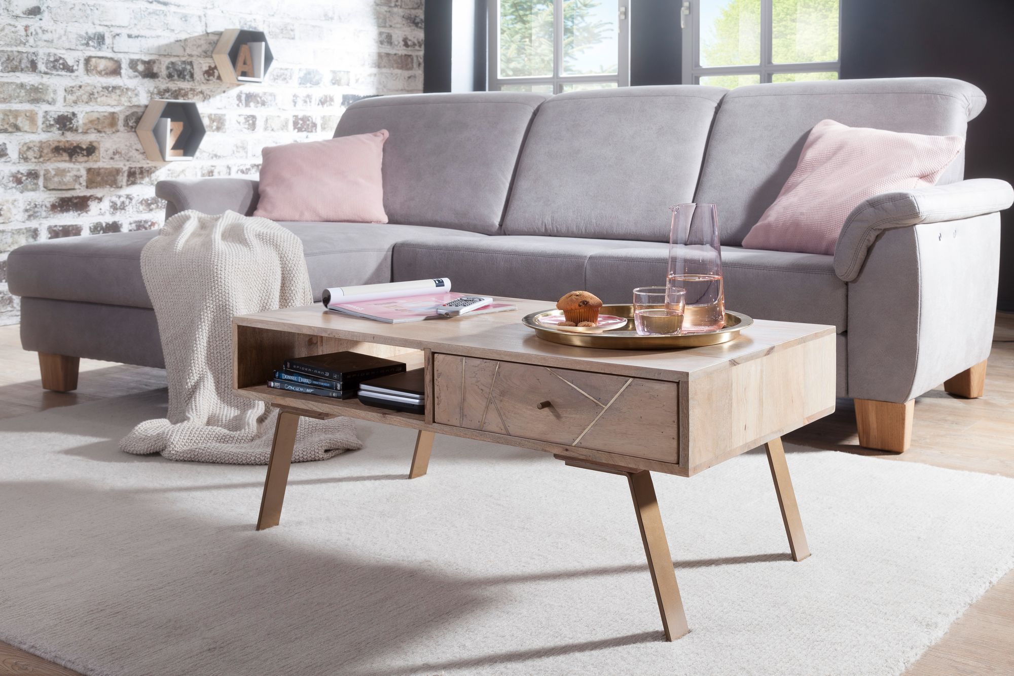 FineBuy Couchtisch SIKAR 95x42x50 cm Mango Massivholz / Metall Sofatisch, Wohnzimmertisch mit Schublade, Designer Holztisch Kaffeetisch massiv, Tisch braun | Farbe: Braun FineBuy Couchtisch SIKAR 95x42x50 cm Mango Massivholz / Metall Sofatisch, Wohnzimmertisch mit Schublade, Designer Holztisch Kaffeetisch massiv, Tisch braun | Farbe: Braun