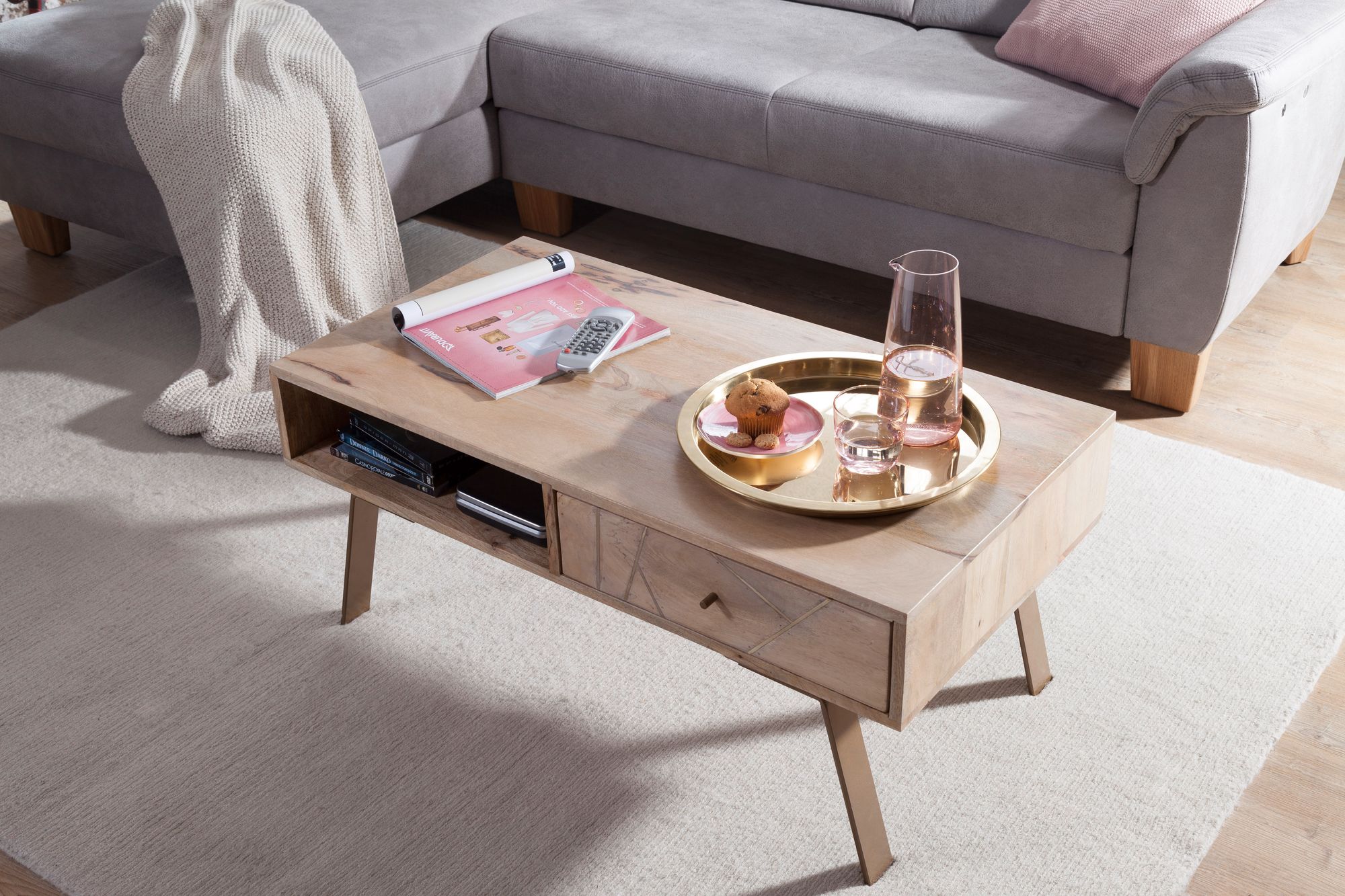 FineBuy Couchtisch SIKAR 95x42x50 cm Mango Massivholz / Metall Sofatisch, Wohnzimmertisch mit Schublade, Designer Holztisch Kaffeetisch massiv, Tisch braun | Farbe: Braun FineBuy Couchtisch SIKAR 95x42x50 cm Mango Massivholz / Metall Sofatisch, Wohnzimmertisch mit Schublade, Designer Holztisch Kaffeetisch massiv, Tisch braun | Farbe: Braun