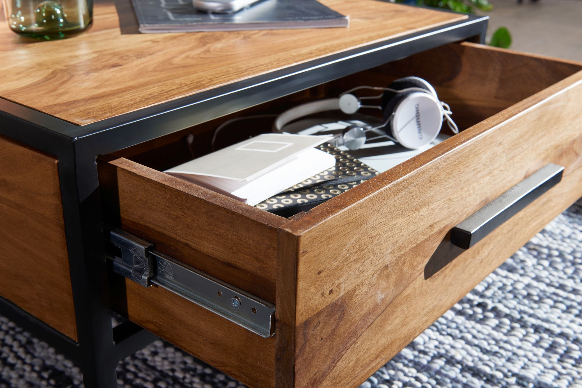 FineBuy Couchtisch FB51417 Massivholz / Metall Sofatisch 65x38x65cm, Design Wohnzimmertisch Sheesham, Stubentisch Industrial Braun, Designer Holztisch Kaffeetisch Massiv mit Schublade | Farbe: Braun FineBuy Couchtisch FB51417 Massivholz / Metall Sofatisch 65x38x65cm, Design Wohnzimmertisch Sheesham, Stubentisch Industrial Braun, Designer Holztisch Kaffeetisch Massiv mit Schublade | Farbe: Braun