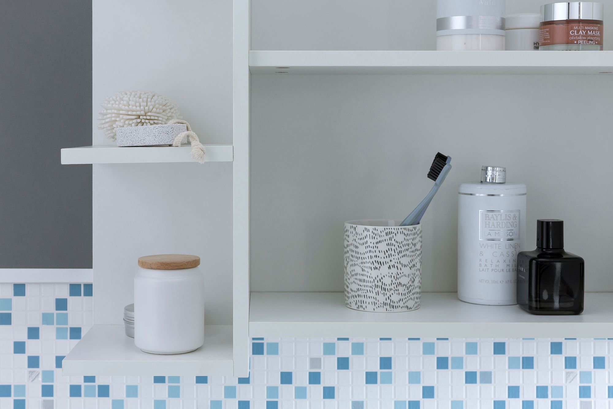 FineBuy Hängeschrank FB51815 Weiß 80x64,5x20cm Spanplatte Spiegelschrank Modern, Design Badregal Holz freischwebend, Schränkchen Badezimmerschrank mit Spiegel, Hängeschrank Badspiegel | Farbe: Weiß FineBuy Hängeschrank FB51815 Weiß 80x64,5x20cm Spanplatte Spiegelschrank Modern, Design Badregal Holz freischwebend, Schränkchen Badezimmerschrank mit Spiegel, Hängeschrank Badspiegel | Farbe: Weiß