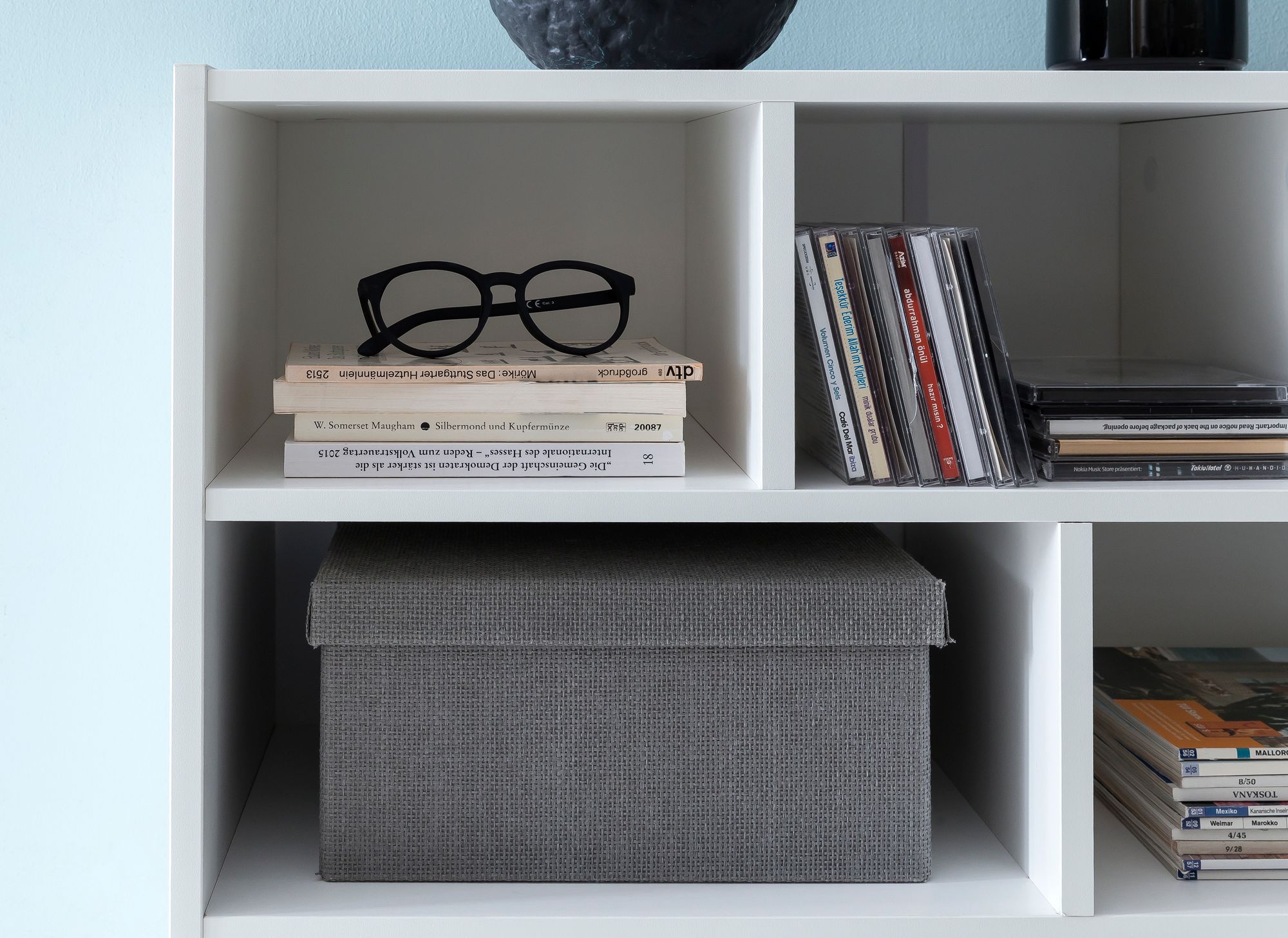 FineBuy Bücherregal 80x68,5x29,5 cm Regal Standregal modern, Flurregal Schuhregal schmal, Holzregal mit Fächern, Ablageregal Abstellraum | Farbe: Weiß