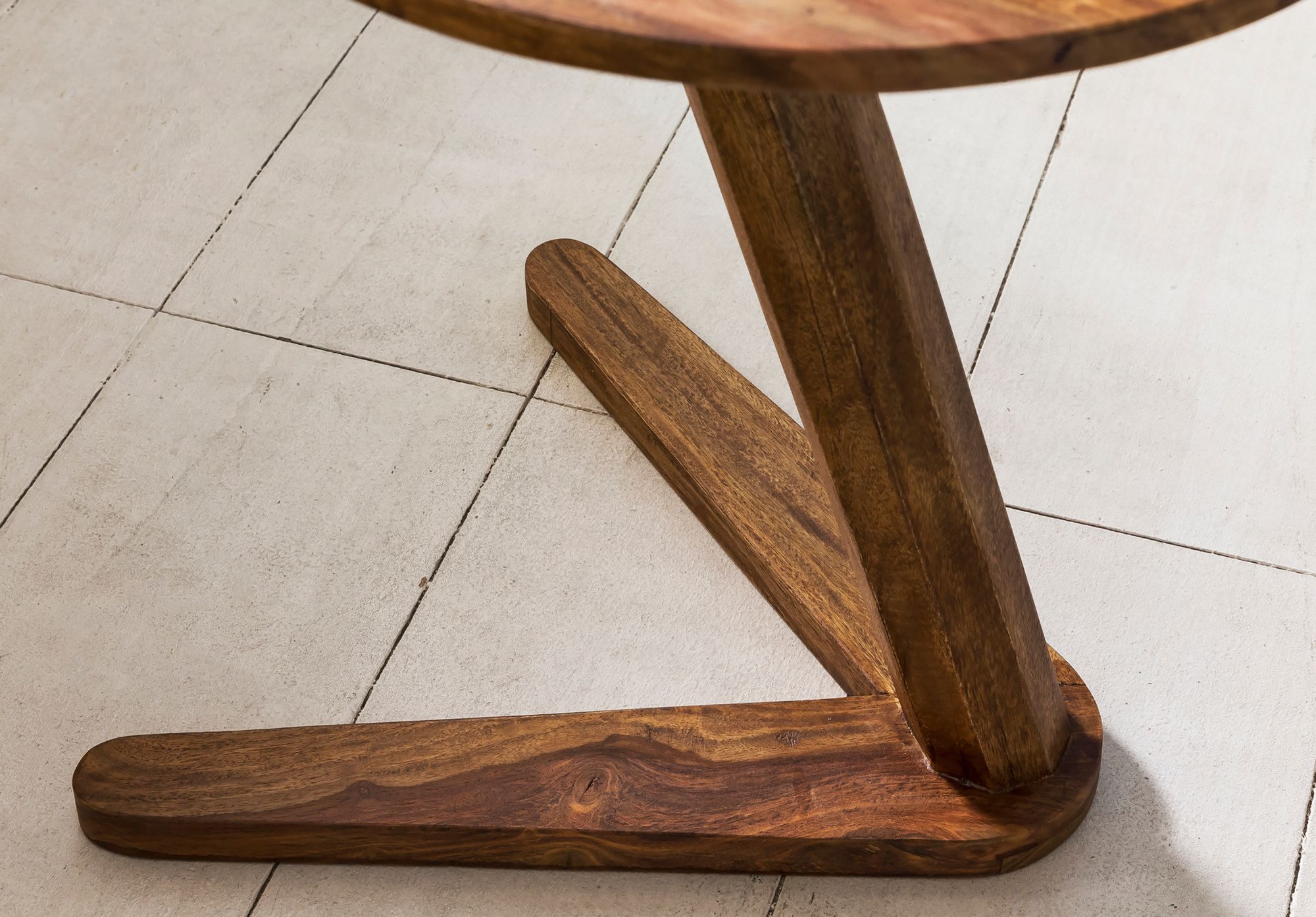 FineBuy Beistelltisch Massivholz Sheesham Design Wohnzimmertisch 45 x 45 cm rund Nachttisch 50 cm hoch Naturholz Landhausstil | Farbe: Braun FineBuy Beistelltisch Massivholz Sheesham Design Wohnzimmertisch 45 x 45 cm rund Nachttisch 50 cm hoch Naturholz Landhausstil | Farbe: Braun