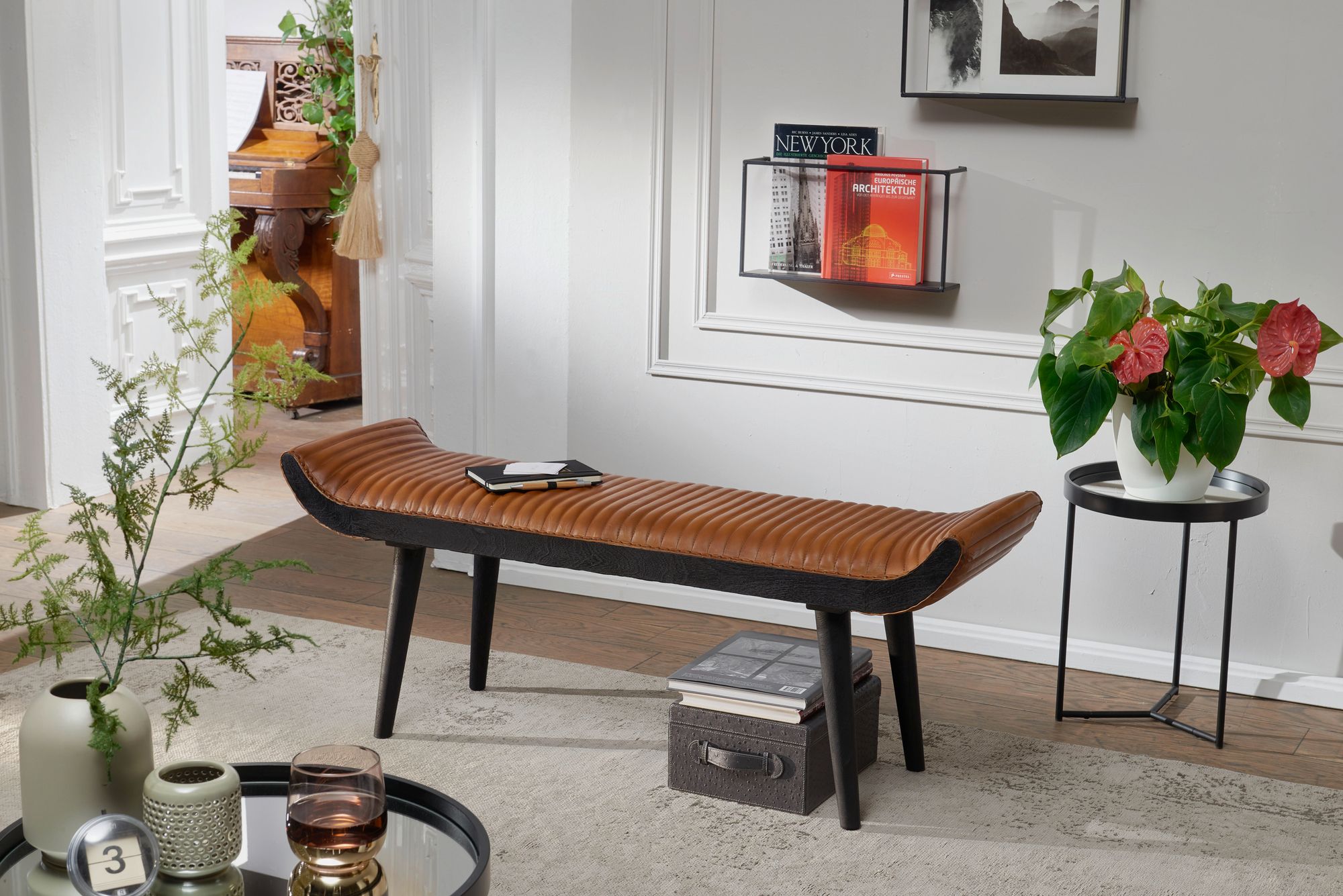 FineBuy gepolsterte Sitzbank 125 cm Massivholz Echtleder Braun - Retro Polsterbank für Garderobe Schlafzimmer & Wohnzimmer - Garderobenbank Eingangsbereich | Farbe: Braun