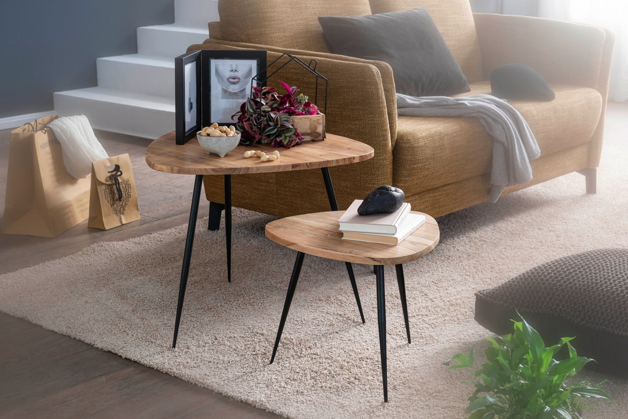 FineBuy 2er Set Satztisch Akazie Massivholz / Metall Couchtisch Klein, Design Beistelltisch Set Zwei Holz-Tische, Wohnzimmertisch Tisch Metallgestell | Farbe: Braun