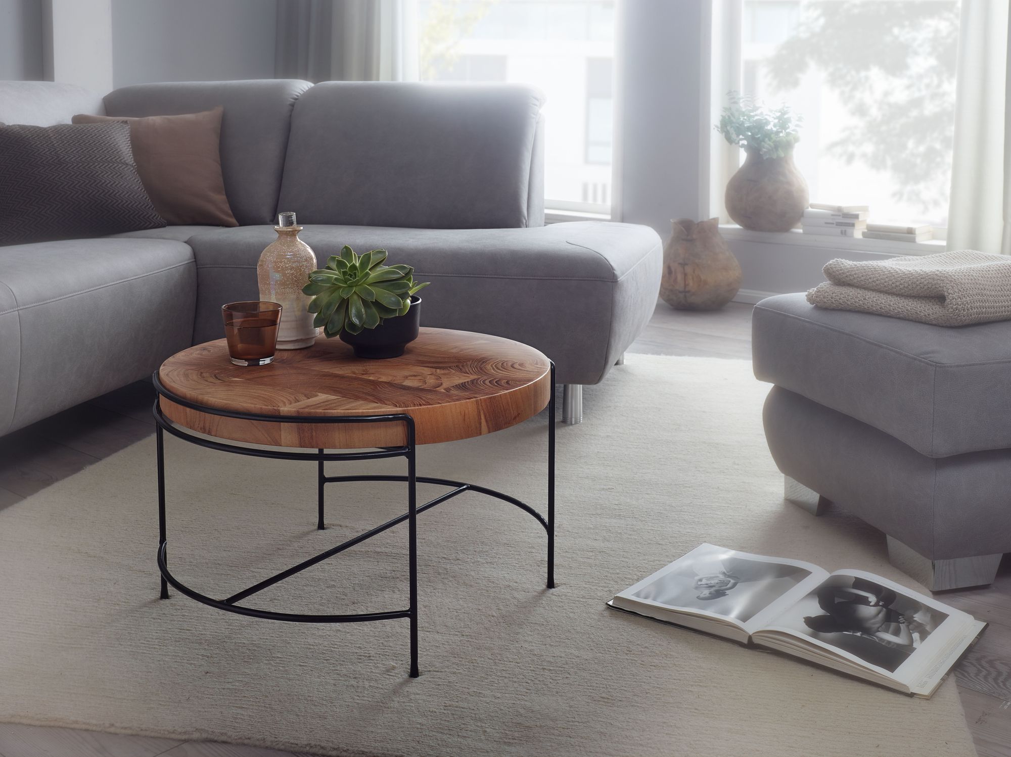 FineBuy Couchtisch 62x40x62 cm Sofatisch Akazie Massivholz / Metall, Wohnzimmertisch Rund mit Metallbeinen, Kleiner Designer Tisch Massiv, Holztisch Wohnzimmer Industrial | Farbe: Braun FineBuy Couchtisch 62x40x62 cm Sofatisch Akazie Massivholz / Metall, Wohnzimmertisch Rund mit Metallbeinen, Kleiner Designer Tisch Massiv, Holztisch Wohnzimmer Industrial | Farbe: Braun