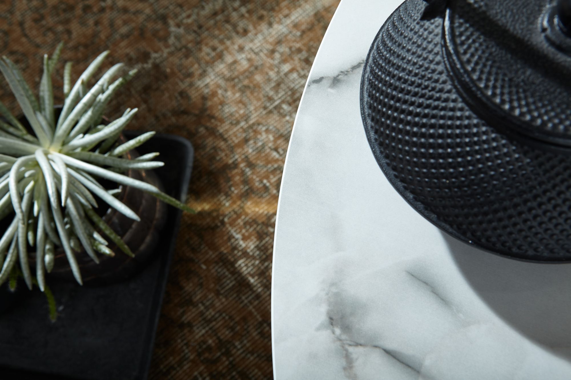 FineBuy Design Couchtisch Ø 80 cm Marmoroptik, Wohnzimmertisch mit Metall-Gestell, Sofatisch Rund Tisch Wohnzimmer, Beistelltisch | Farbe: Weiß