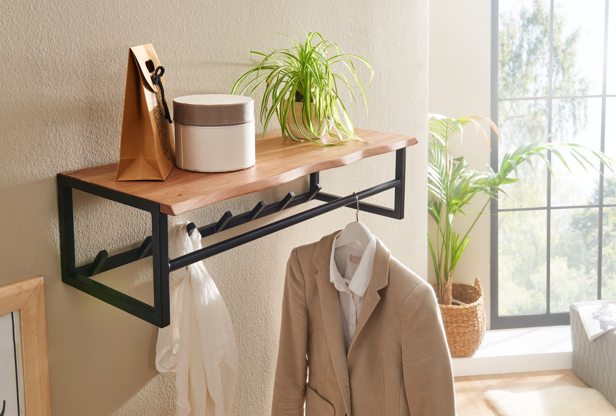 FineBuy Wandgarderobe Akazie Massivholz 80 cm mit Ablage - Industrial Garderobenpaneel mit Hutablage - Wand Garderobenleiste Hakenleiste - 7 Metall Kleiderhaken & Kleiderstange | Farbe: Braun