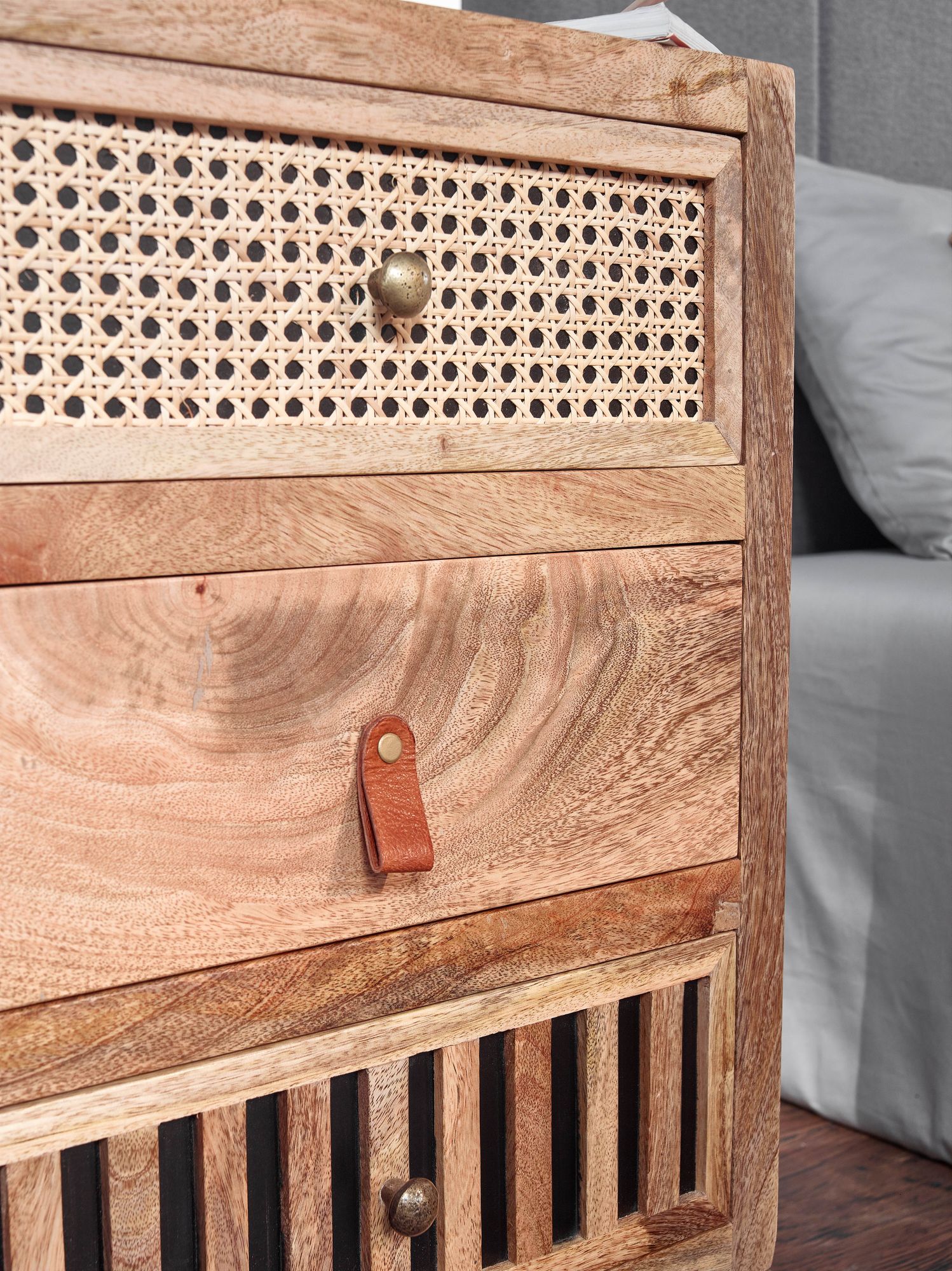 FineBuy Nachttisch Mango Massivholz / Metall 40x60x30 cm Nachtschrank Boxspringbett, Design Nachtkonsole mit 3 Schubladen, Nachtkommode Wiener Geflecht mit Stauraum | Farbe: Braun FineBuy Nachttisch Mango Massivholz / Metall 40x60x30 cm Nachtschrank Boxspringbett, Design Nachtkonsole mit 3 Schubladen, Nachtkommode Wiener Geflecht mit Stauraum | Farbe: Braun