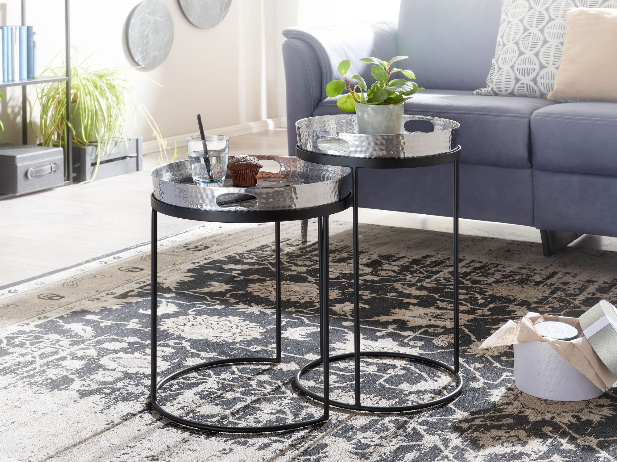 FineBuy Beistelltisch 2er Set Metall Hammerschlag Satztisch Rund, Couchtisch abnehmbares Tablett, Tabletttisch Sofa 2 teilig Modern, Runder Sofatisch | Farbe: Gold