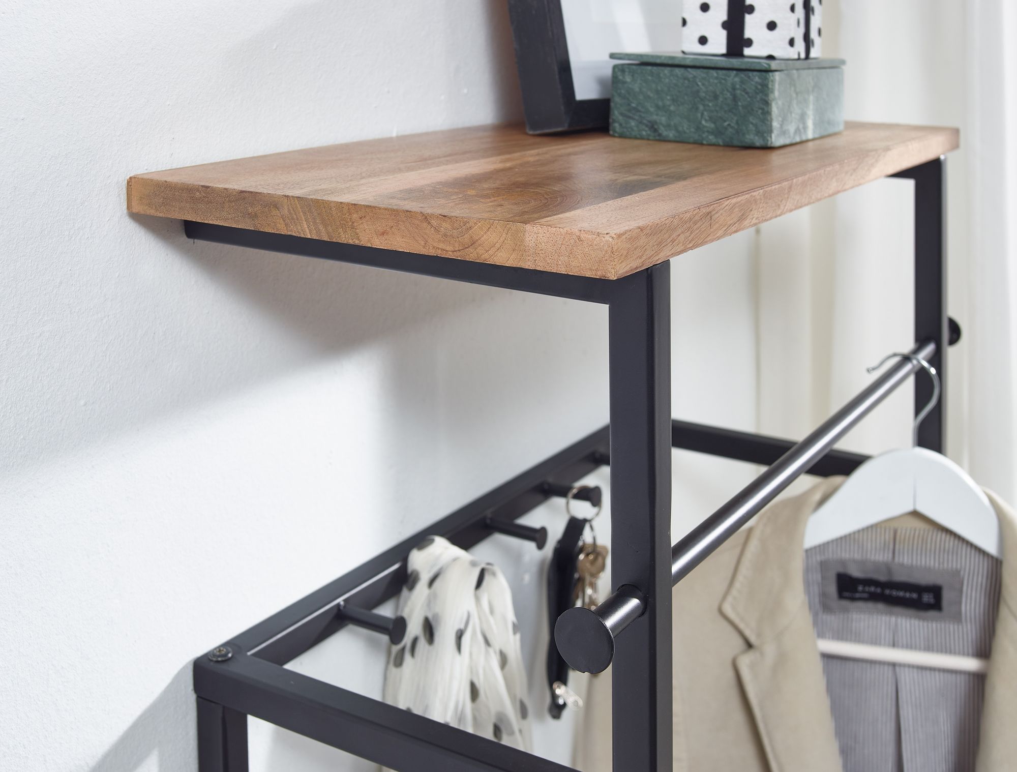 FineBuy Design Wandgarderobe Mango Massivholz Metall 60x76x26 cm, Hakenleiste mit Ablage und Kleiderstange, Flurgarderobe Garderobe Wand Holz | Farbe: Schwarz