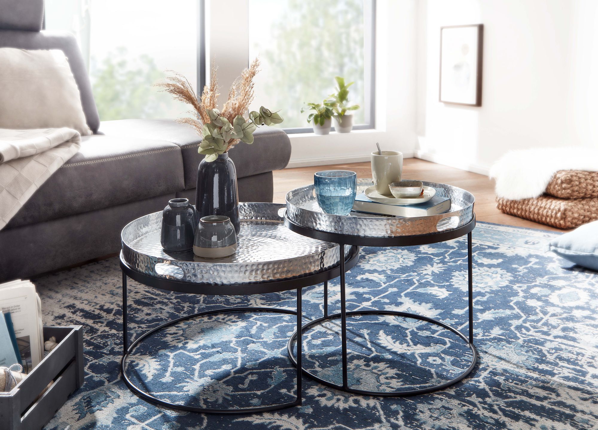 FineBuy Couchtisch 2er Set Metall Hammerschlag Satztisch Rund, Sofatisch abnehmbares Tablett, Tabletttisch Sofa 2 teilig Modern, Runder Beistelltisch | Farbe: Silber